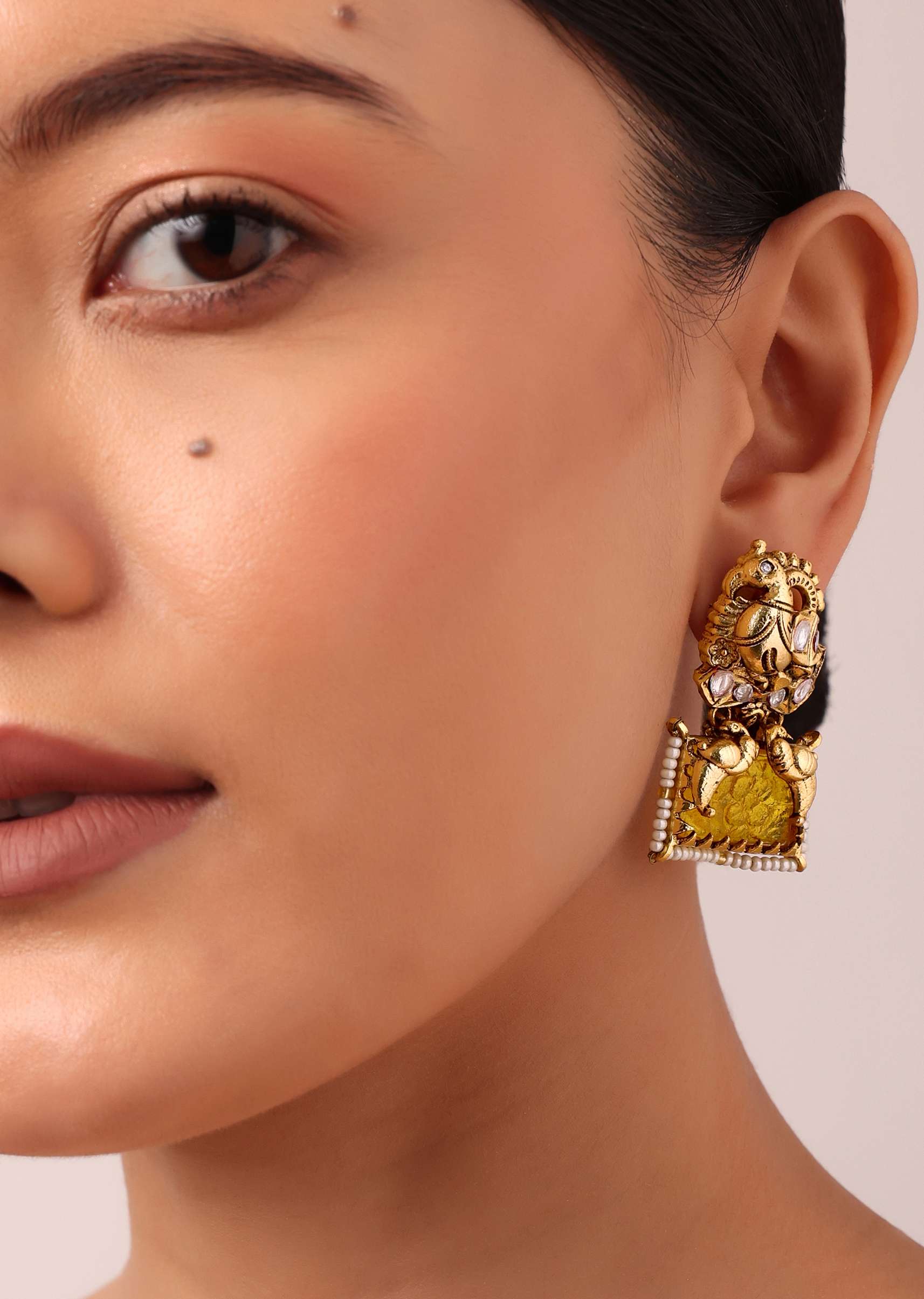 multicolor_carved_kundan_danglers_with_3d_motif-sg214210_3_613c47f6-e68c-4f78-aee0-4d0bf18e3be4.jpg