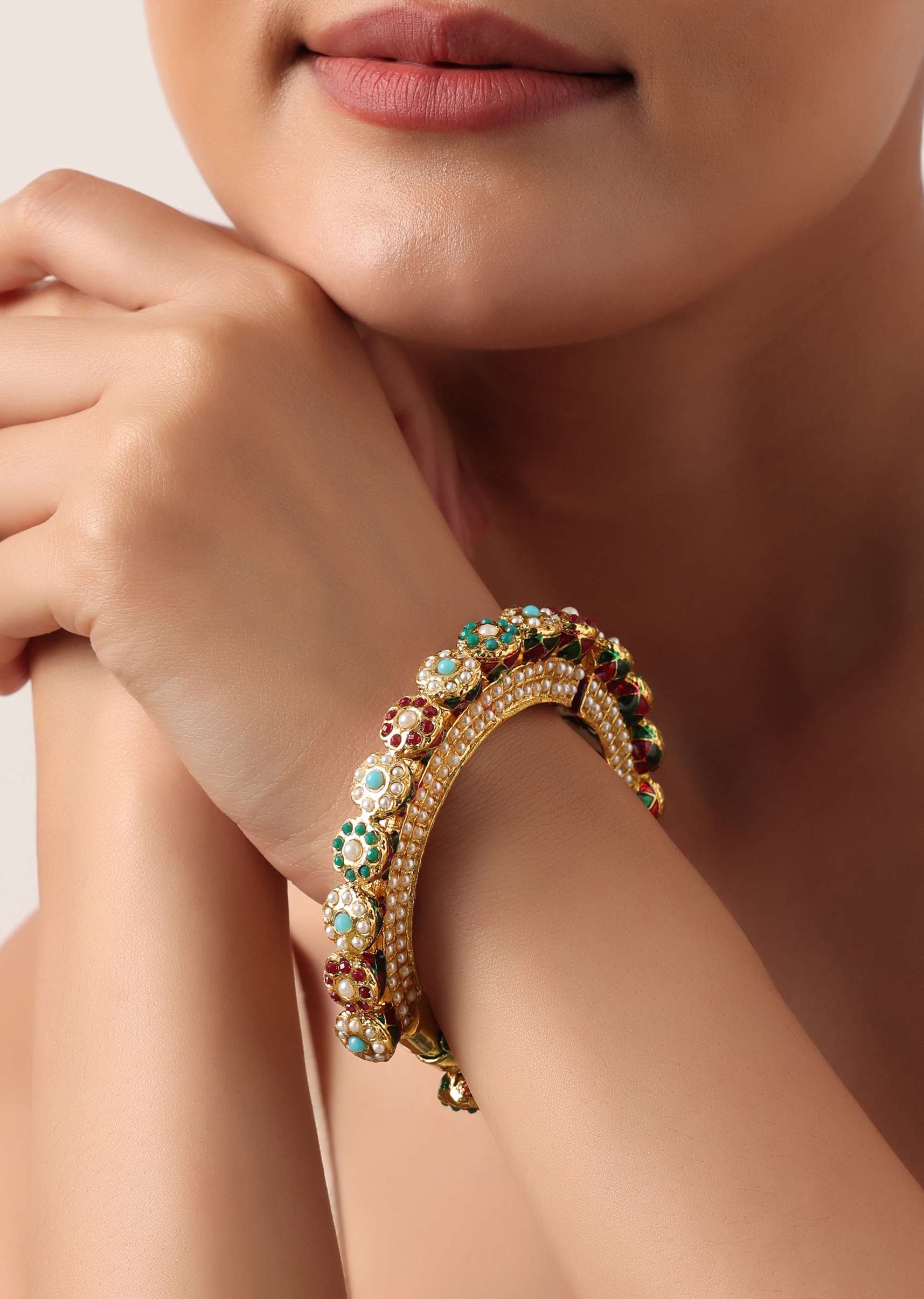 multicolor_rajwadi_style_kada_bangle_with_kundan_and_meenakari-sg208604_4_8942e830-1907-4825-bfa3-951930b65888.jpg