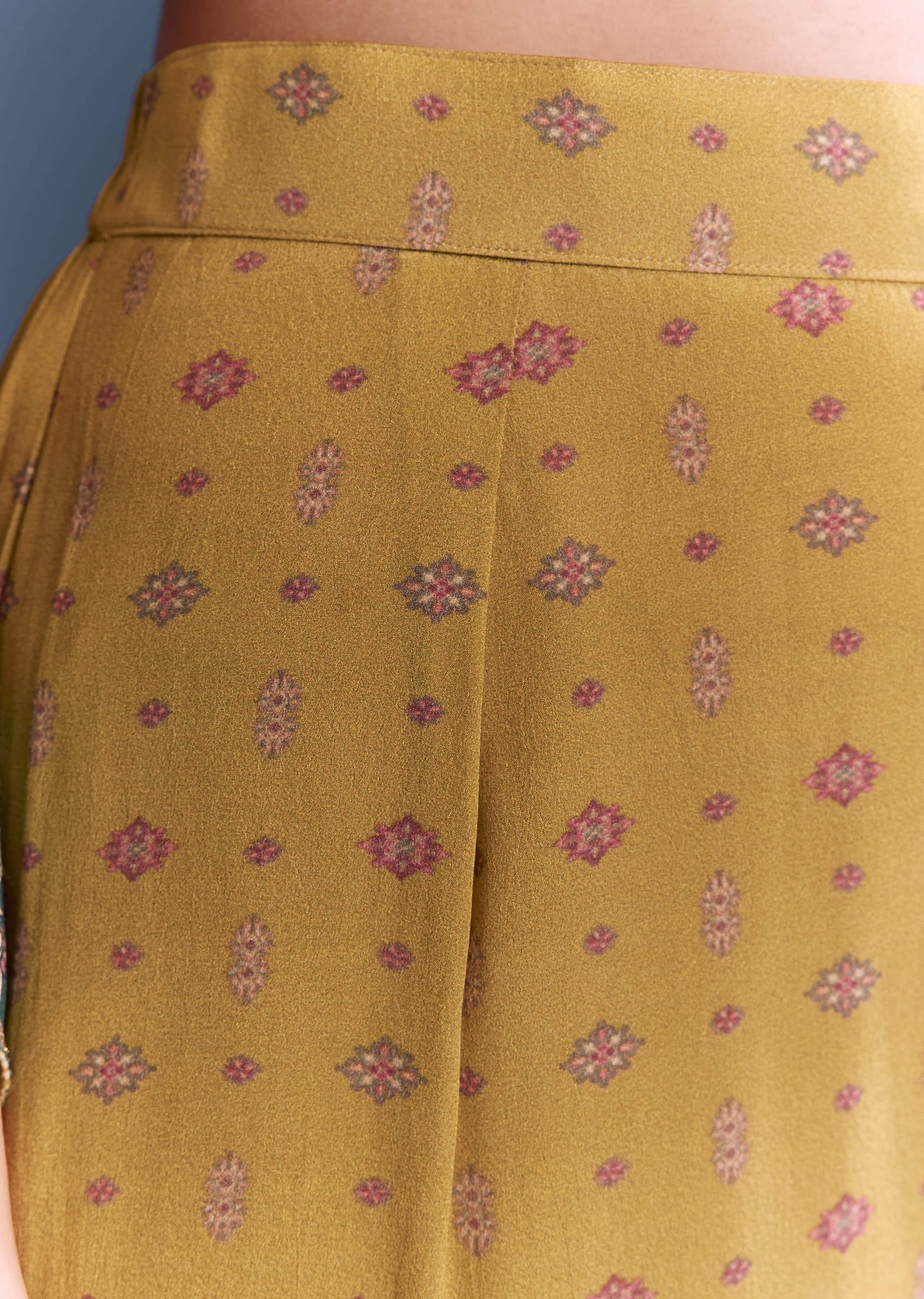 mustard-yellow-crepe-kurta-set-with-paisley-and-floral-print-sg345161-6.jpg