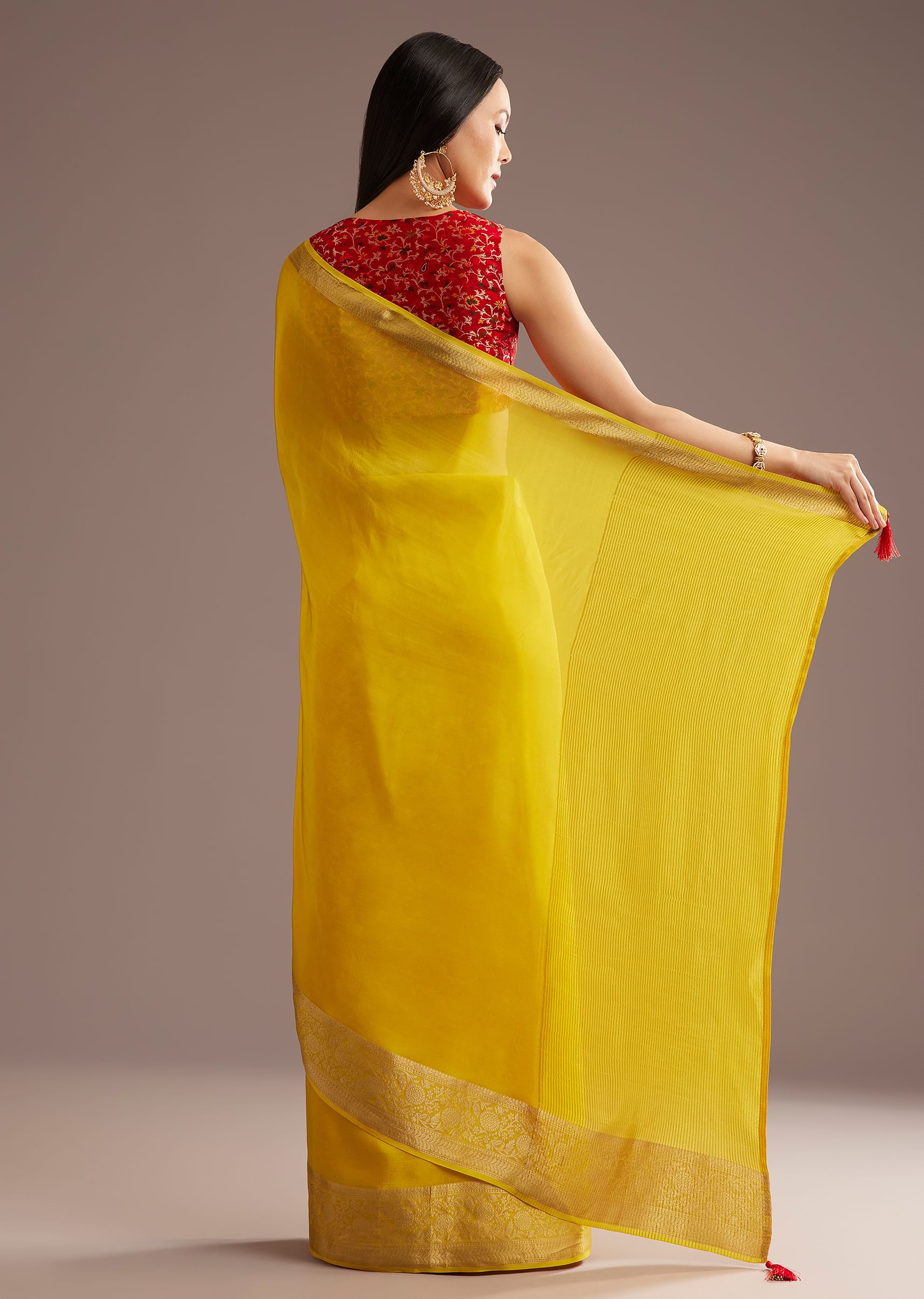 mustard-yellow-crepe-silk-saree-with-zari-border-and-contrast-blouse-sg292402-6_a42df7a2-c0d6-4b70-b481-267c1665c4ed.jpg