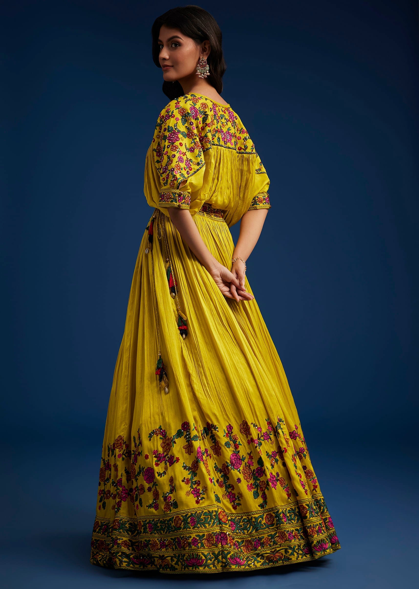 mustard_silk_blend_crop_top_and_skirt_with_resham_work-sg294836_5_ef58af0f-e049-43a7-9abc-5bb578b63e60.jpg