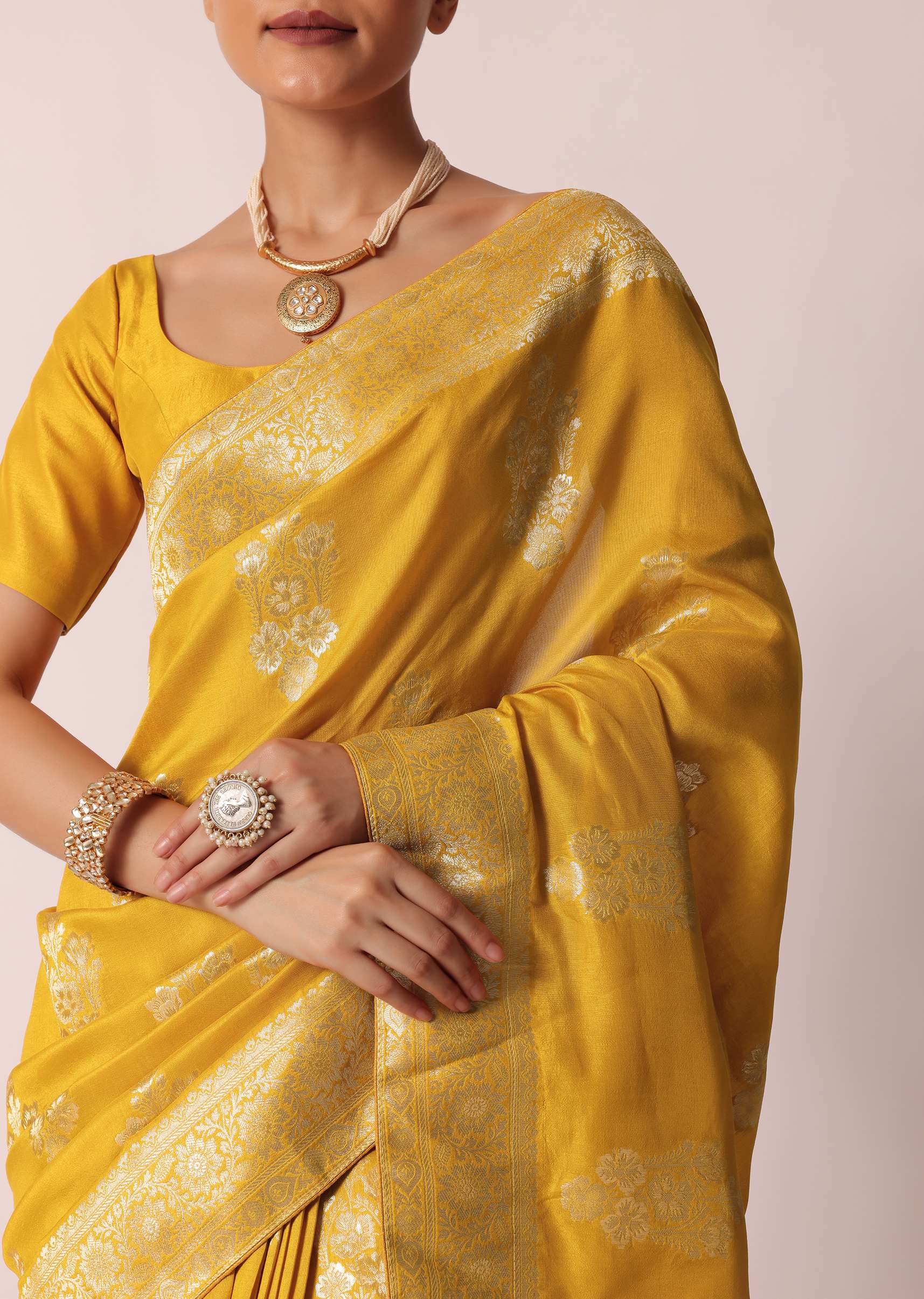 mustard_yellow_banarasi_silk_saree_with_zari-sg182400_4_a8583085-b41a-4cd6-aaf8-429b7f6ca3b7.jpg