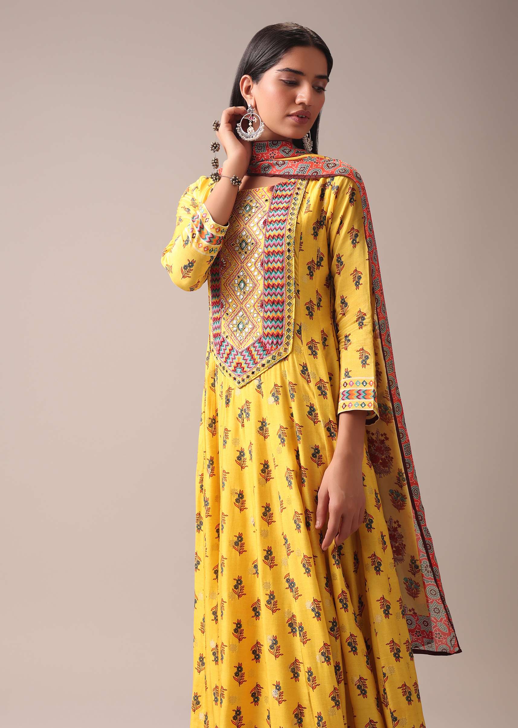 mustard_yellow_floral-sg177327_5_af8b6e2a-aa30-4304-9190-df3c00f70200.jpg