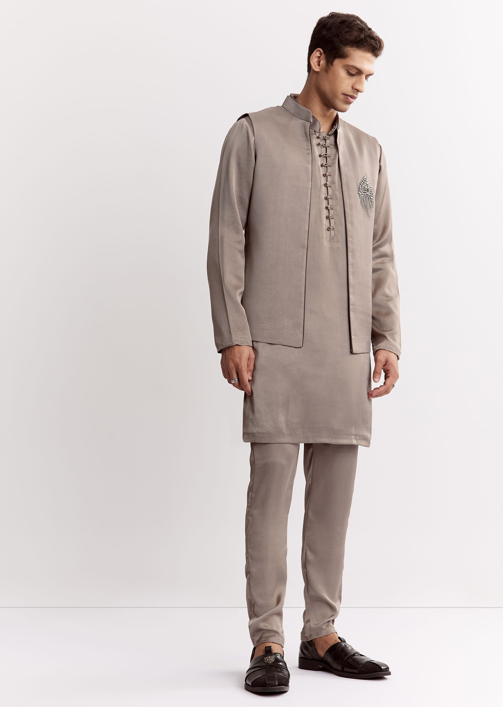 natural_linen_kurta_jacket_set_with-sg324064-1_5_835958dc-086e-49a7-96e6-d5ec356f70d0.jpg