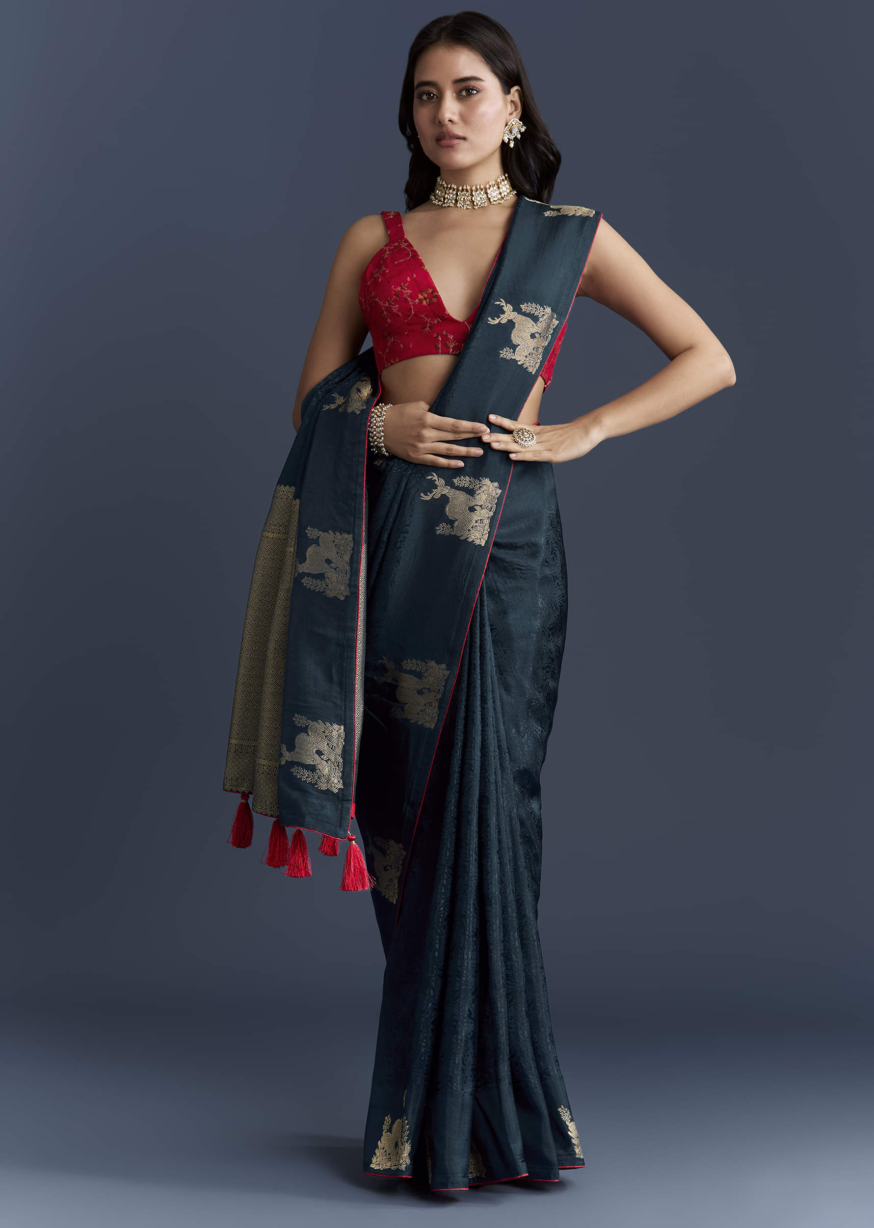 navy-blue-jacquard-woven-saree-with-intricate-zari-embroidery-sg350488-1.jpg