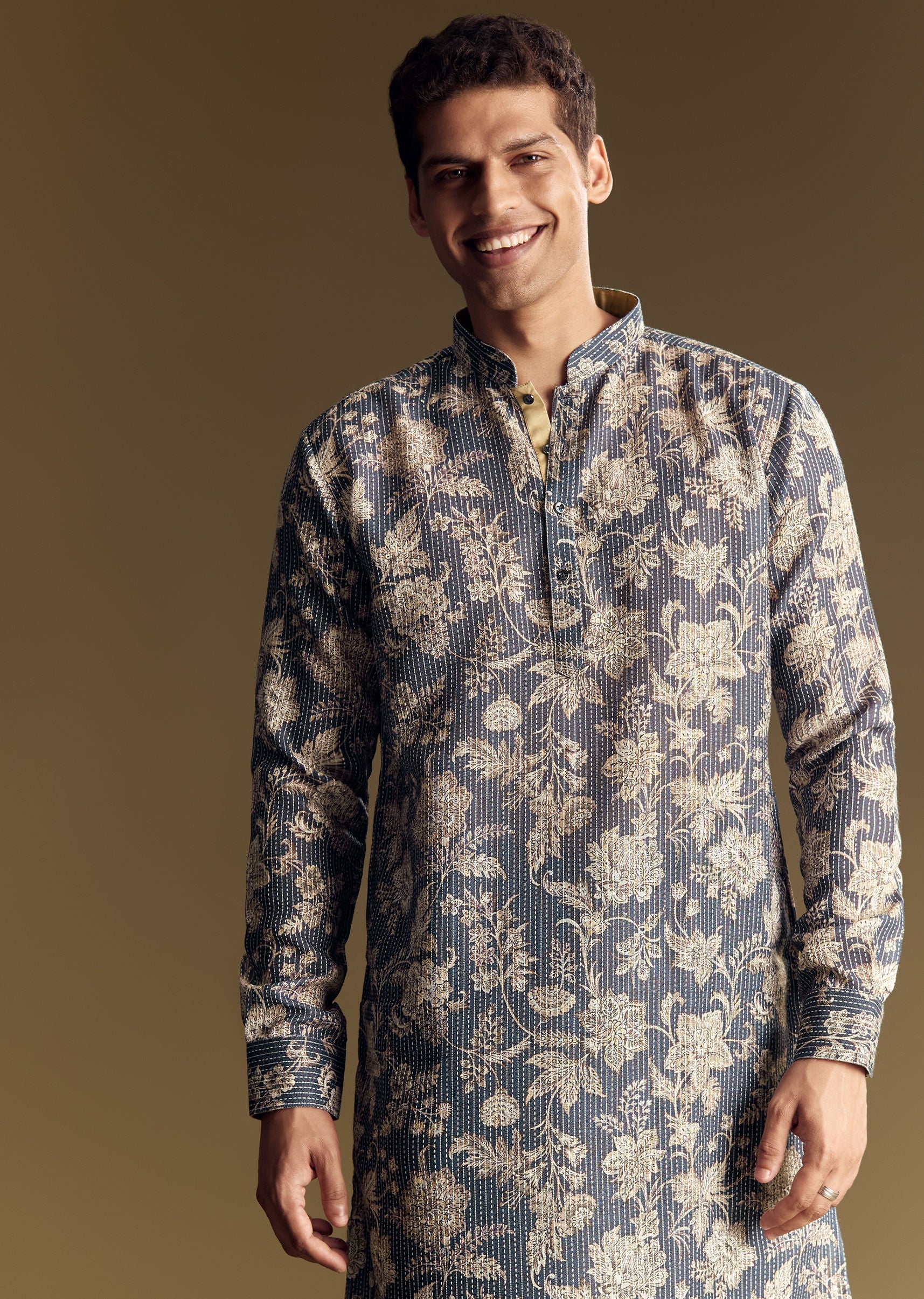 navy-blue-linen-kurta-set-embellished-with-intricate-kantha-stitching-sg322732-3_9033f957-f533-4fde-bca8-e1c4a3dec817.jpg