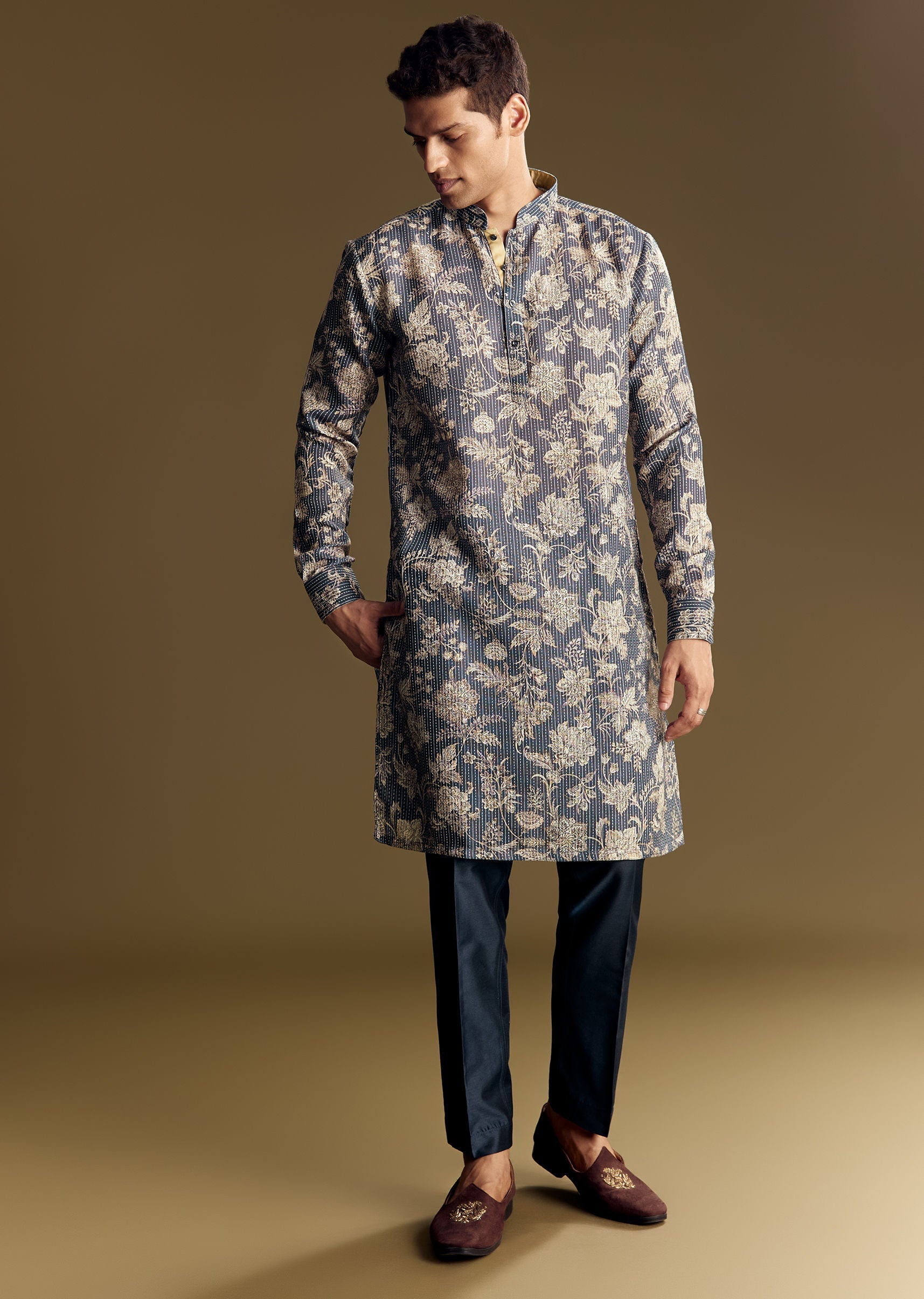 navy-blue-linen-kurta-set-embellished-with-intricate-kantha-stitching-sg322732-4_59c4dfcc-3c18-44c8-9f2e-59f34bdae66b.jpg