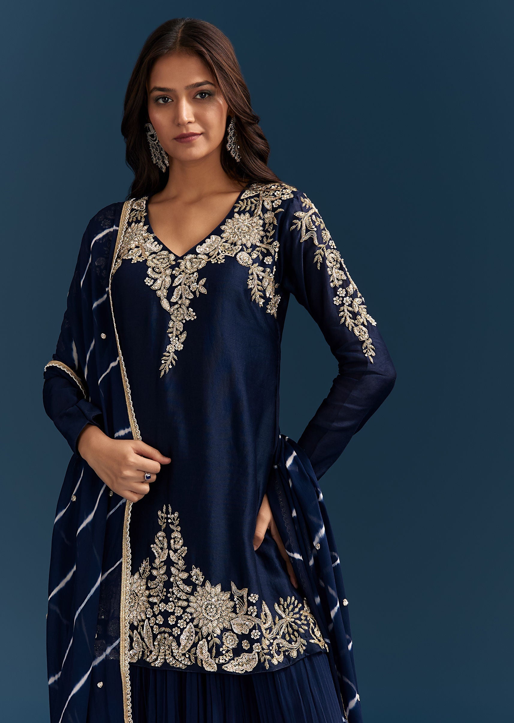 navy-blue-set-with-sequins-and-cut-dana-embellished-kurta-sg327929-4_83a8b343-28fe-4d04-8e7d-36e599148621.jpg