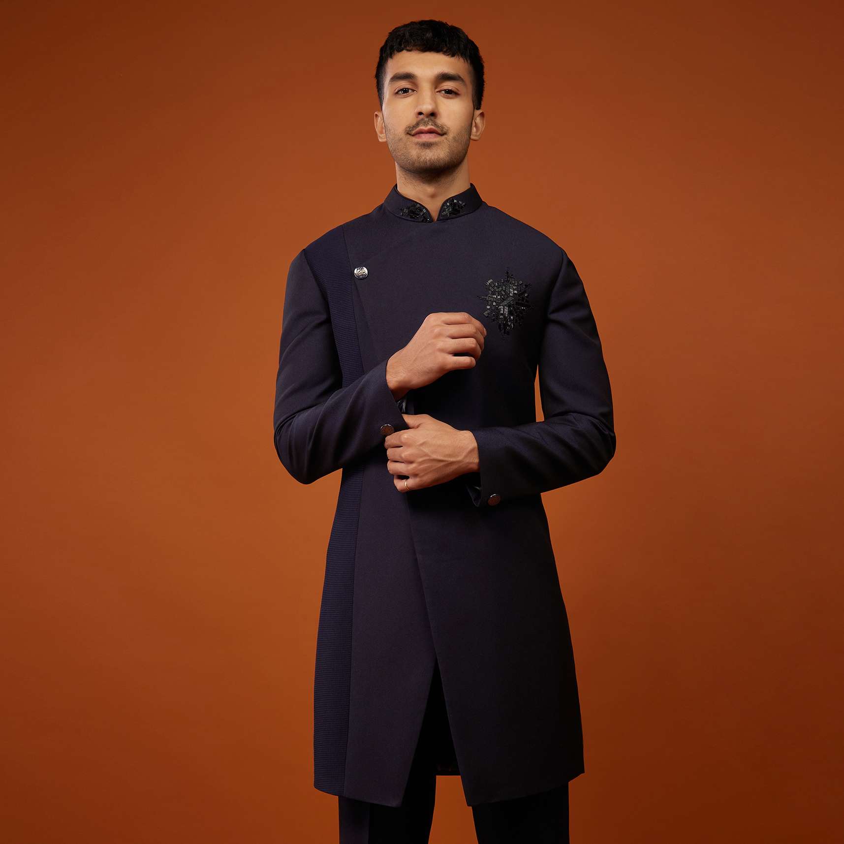 navy_blue_indo-western_embroidered_sherwani-sg134598_3_7debc113-2e2f-401b-bf96-15ea86905998.jpg