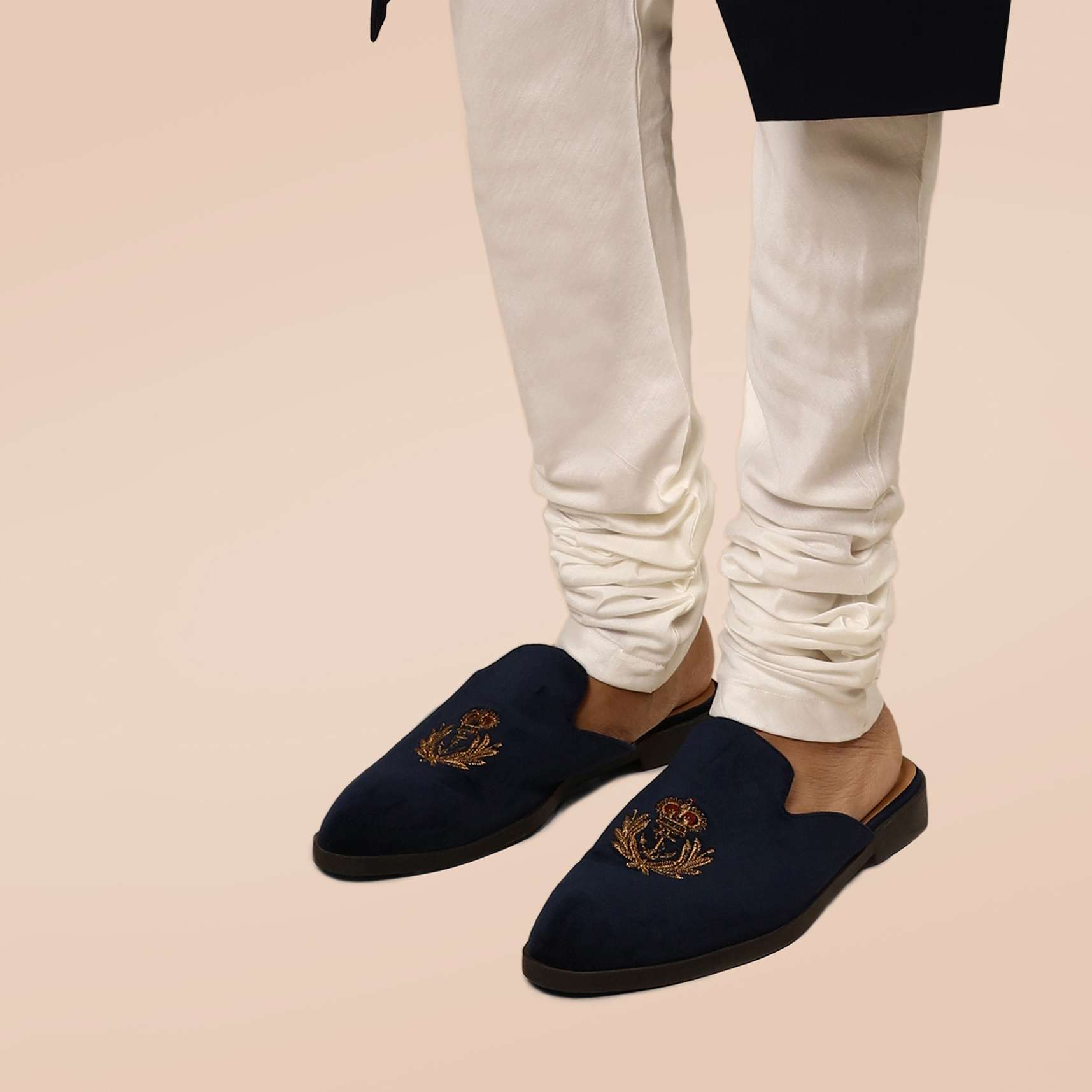 navy_blue_mules_in_suede_with_zari-m150nms907y-sg87993_3_9be1dff4-6468-4ad3-b7c9-0961d650c33d.jpg