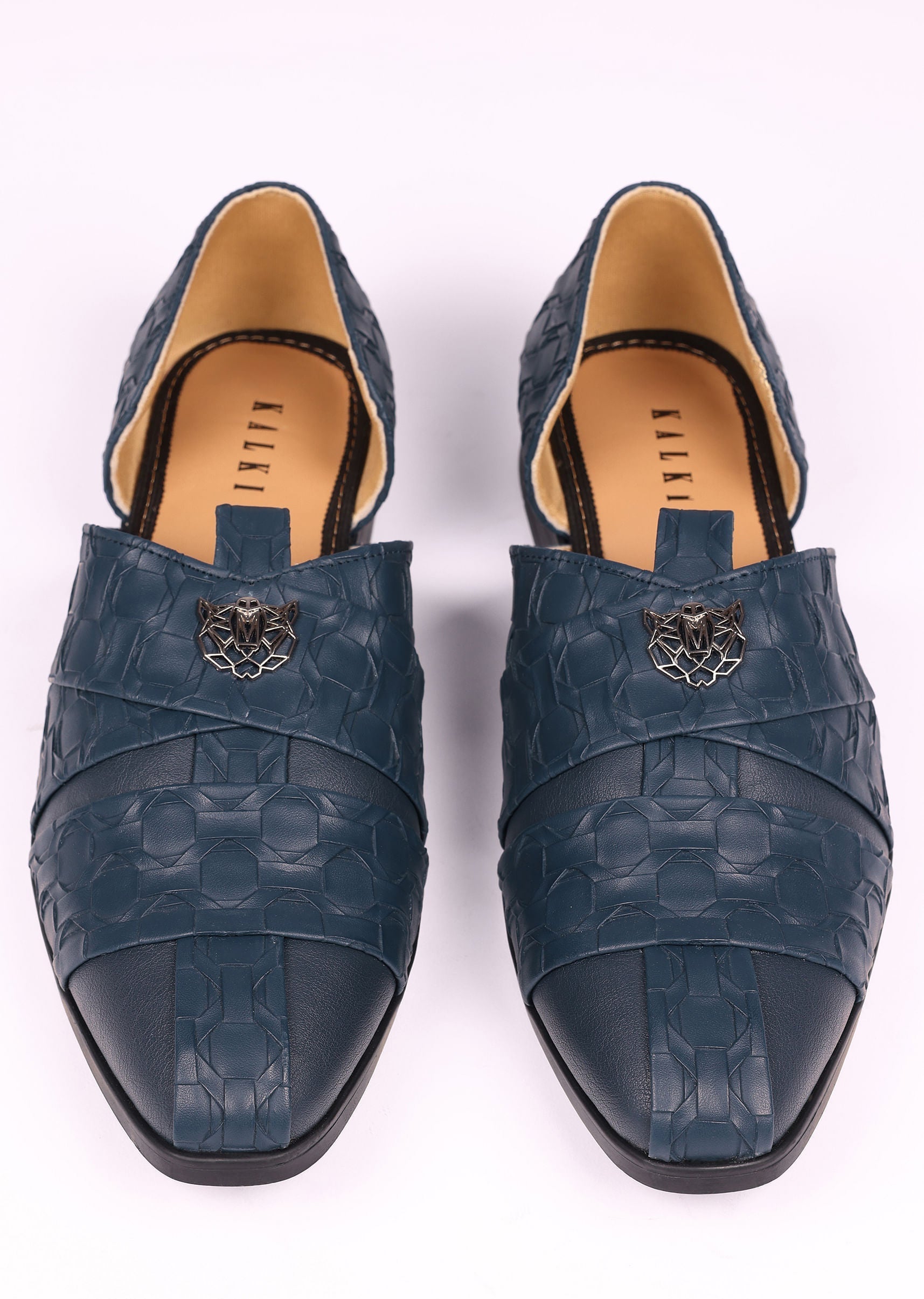navy_blue_vegan_leather_jutti_with_criss_cross_pattern-sg202601_13_e37ac611-6983-47d2-89a1-139ec6e5b968.jpg