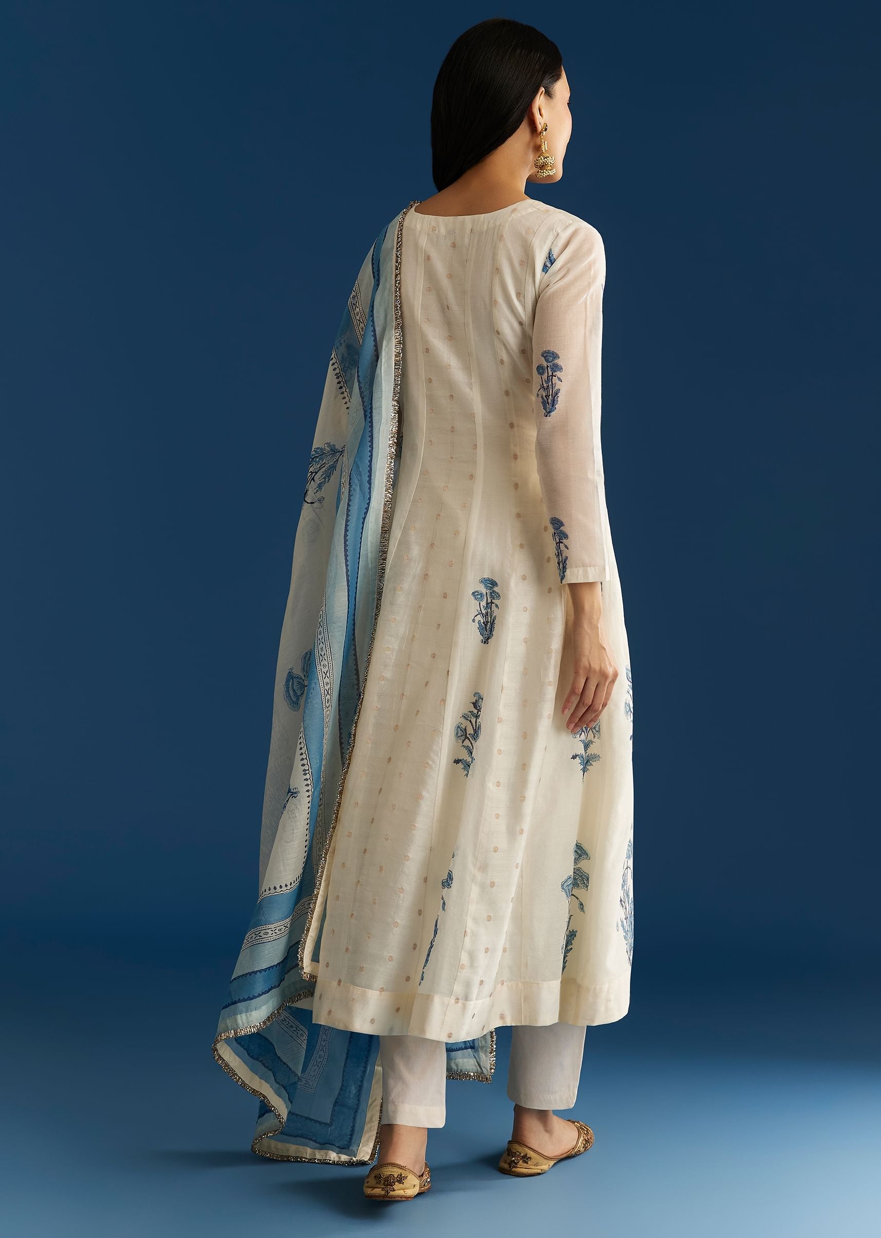 off-white-block-print-anarkali-with-zardosi-yoke-and-block-print-dupatta-sg305532-5_88454b69-1ece-496b-9946-7f02ccd1281b.jpg