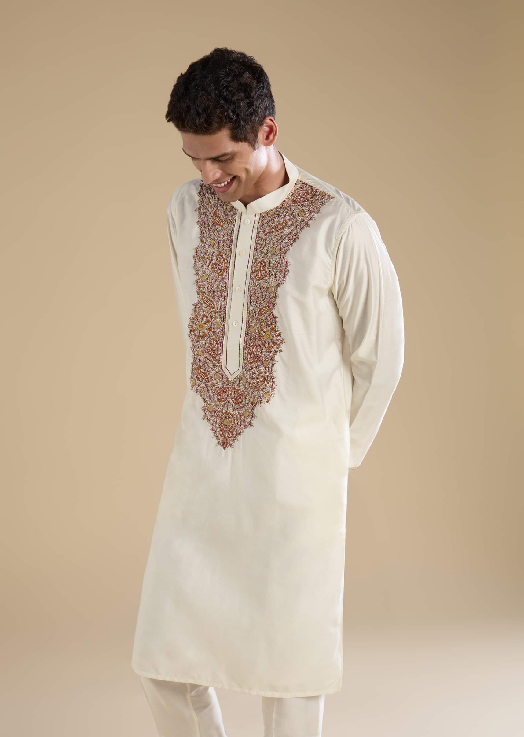 off-white-chanderi-kurta-set-with-kashmiri-hand-work-sg326008-4_1.jpg