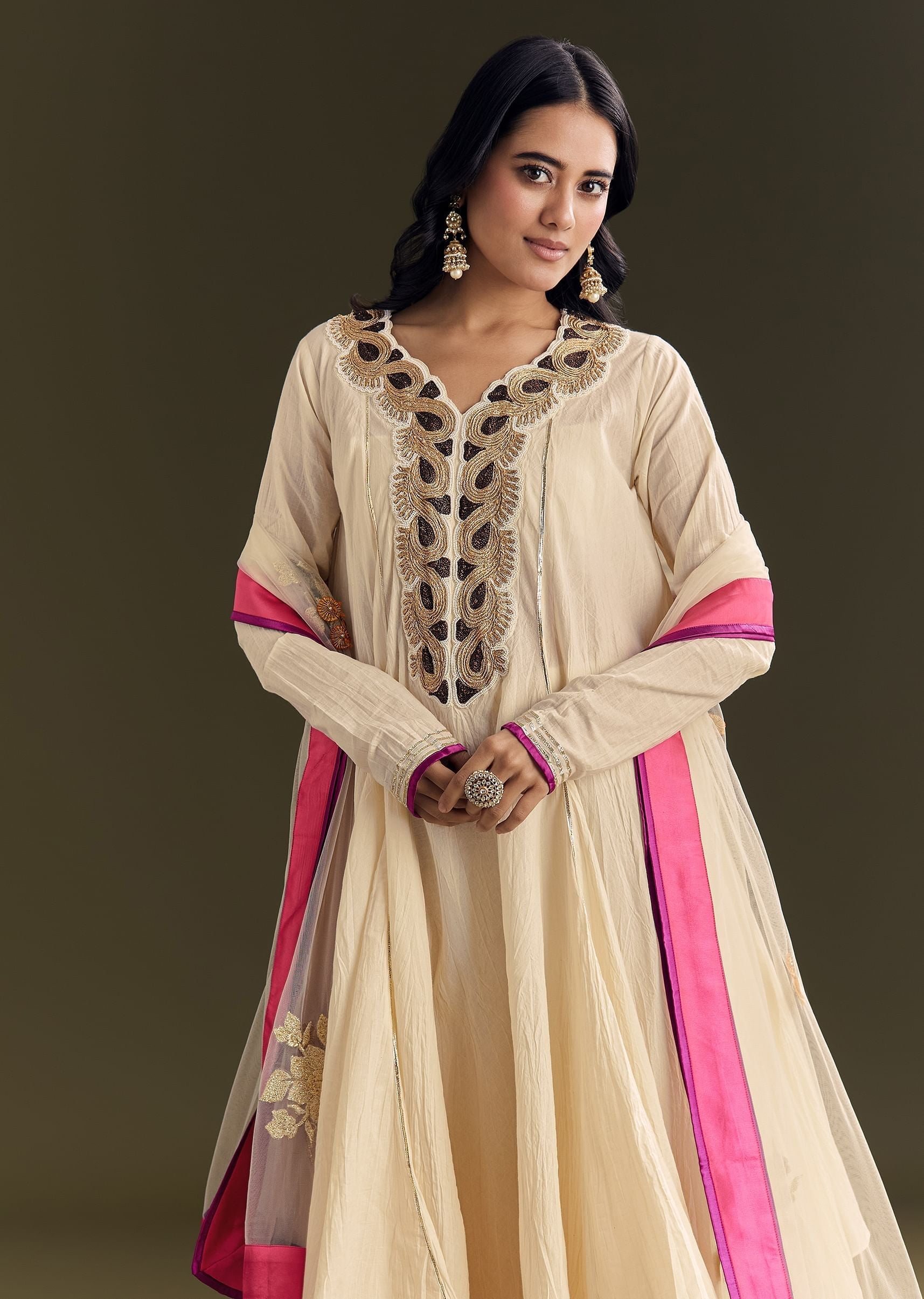 off-white-cora-cotton-asymmetrical-kurta-palazzo-with-net-dupatta-sg313606-4_61297102-1986-42c5-a401-8361e32ae315.jpg