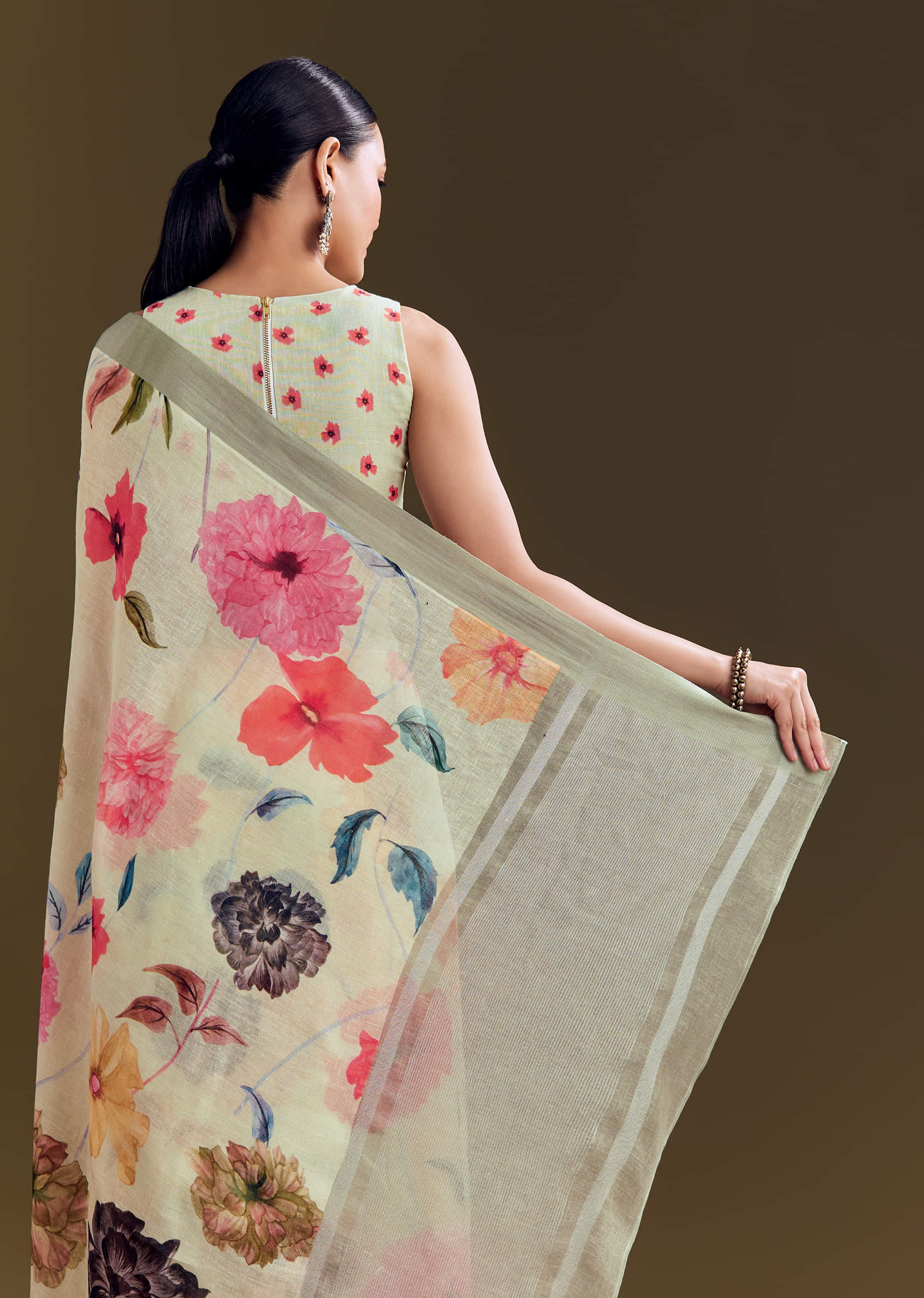 off-white-cotton-linen-saree-with-multicolor-florals-sg291737-4_7ea4444d-6ee7-49a1-a41c-c21b6e605cf9.jpg