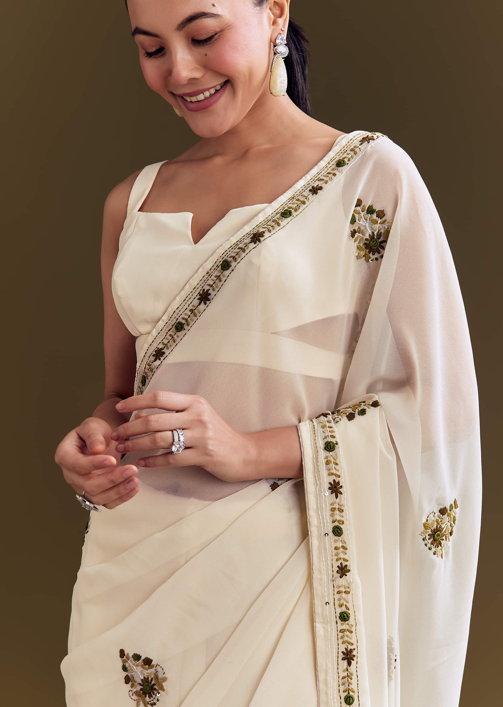 off-white-georgette-saree-with-kashmiri-floral-embroidery-sg293150-2_12dc02d0-a701-45c9-998b-37450e4ed5bd.jpg