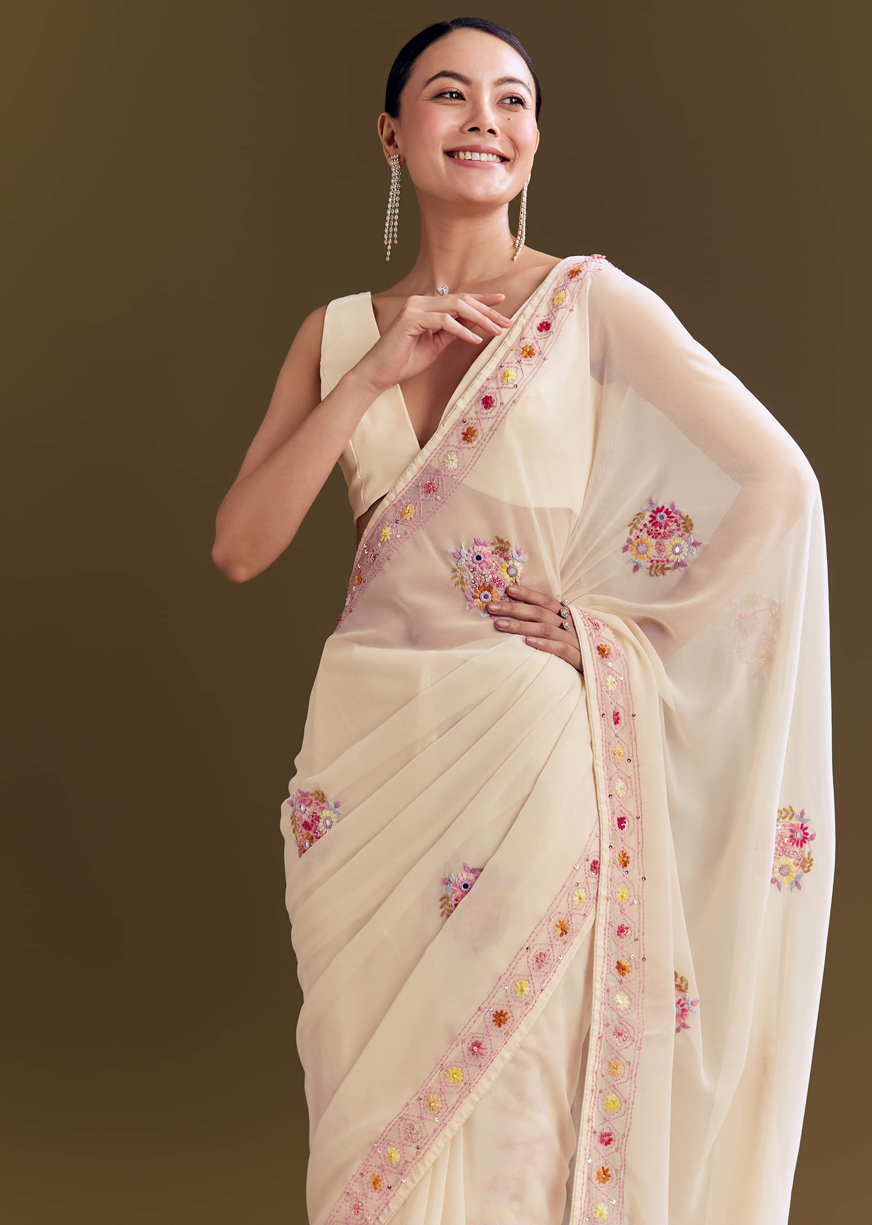 off-white-georgette-saree-with-kashmiri-thread-buds-sg293148-5_cdc67ba9-ad1c-4904-8f43-9cd4650baebe.jpg