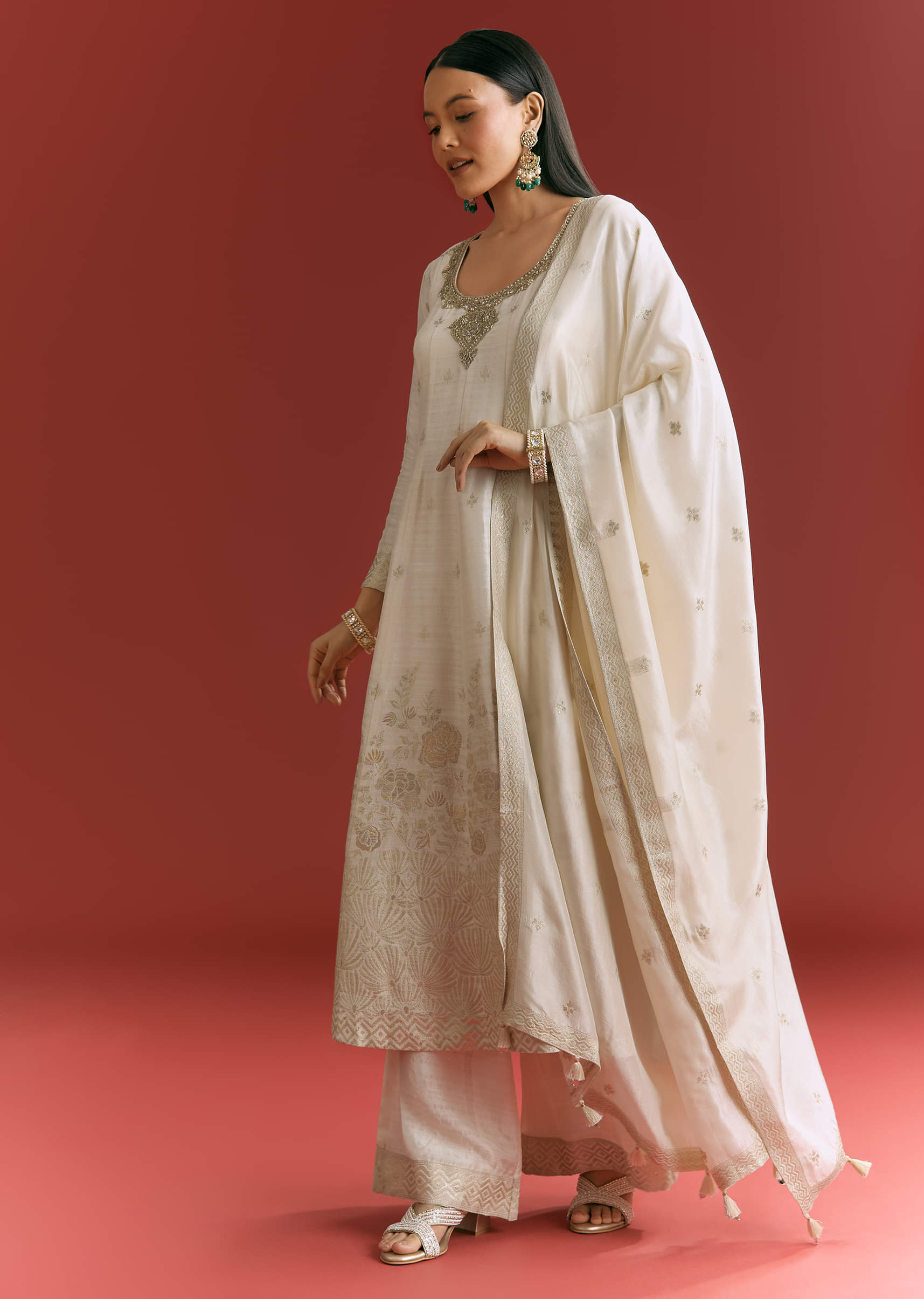off-white-jaquard-silk-anarkali-suit-with-dupatta-sg324343-4_20e4d144-e9f8-49ca-b44b-f96d6c4184fe.jpg