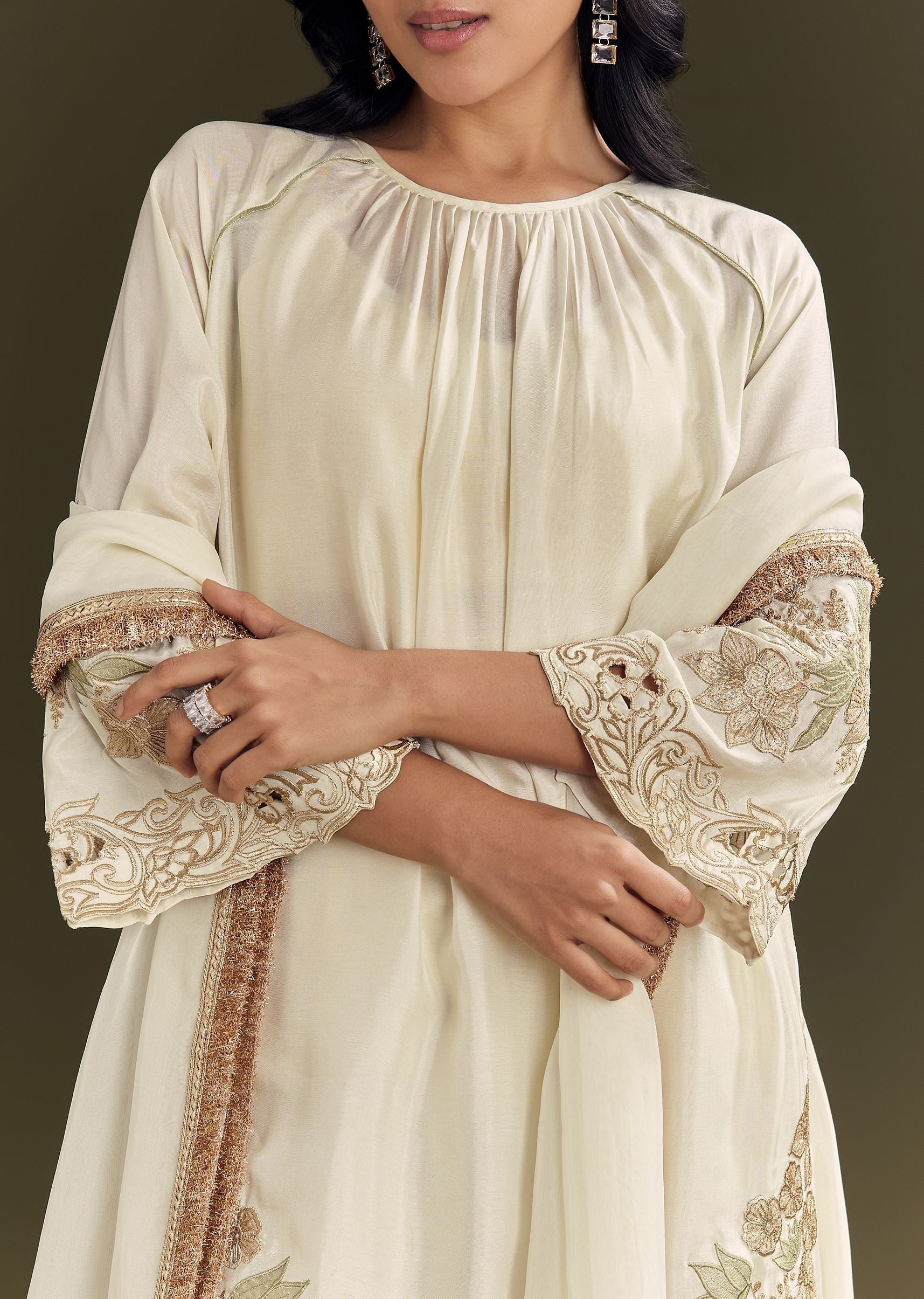 off-white-russian-silk-kurta-dupatta-set-with-applique-zari-work-sg312627-3_f82675c0-6efb-4e9a-89d2-faa07d3a5bc5.jpg