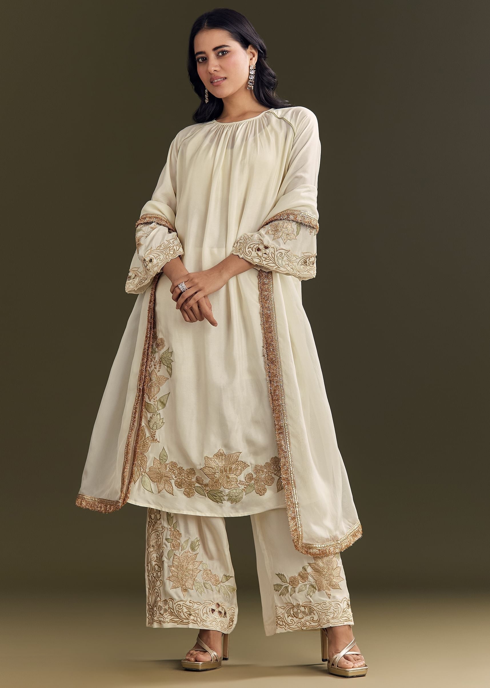 off-white-russian-silk-kurta-dupatta-set-with-applique-zari-work-sg312627-6_338fd22a-8b45-4a3c-aeb7-930563f6a2e5.jpg