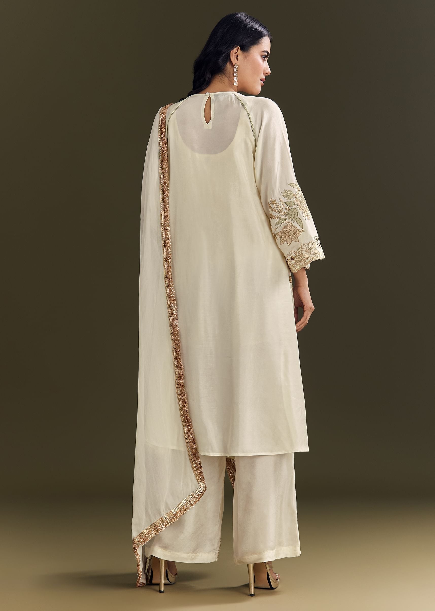 off-white-russian-silk-kurta-dupatta-set-with-applique-zari-work-sg312627-7_7b969f65-16d2-466a-a06f-1af78ec092cc.jpg