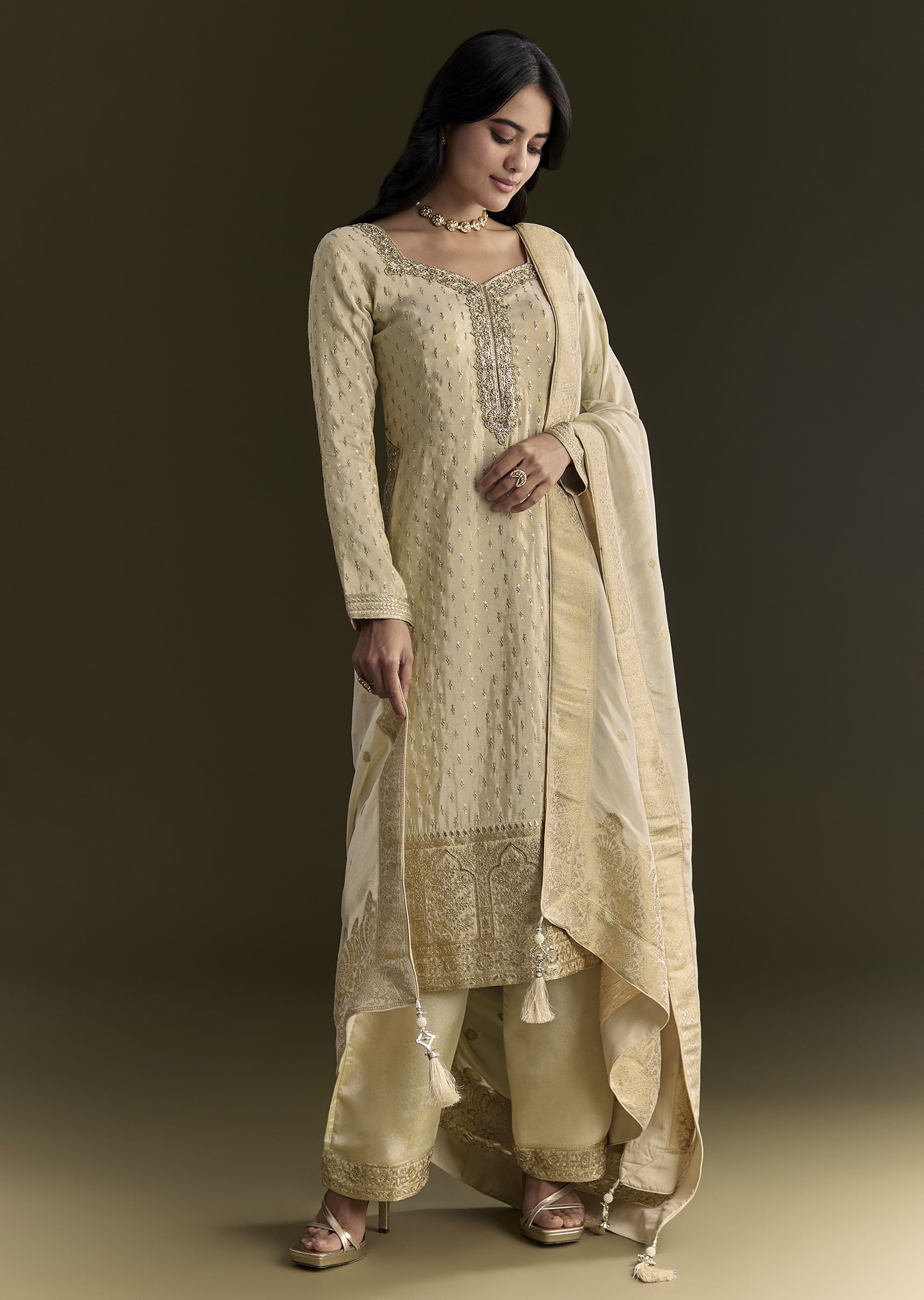off-white-sequin-zardosi-kurta-with-zari-badla-work-border-dupatta-sg312092-3_5be4493d-9616-4bed-a360-f56e413b39b9.jpg