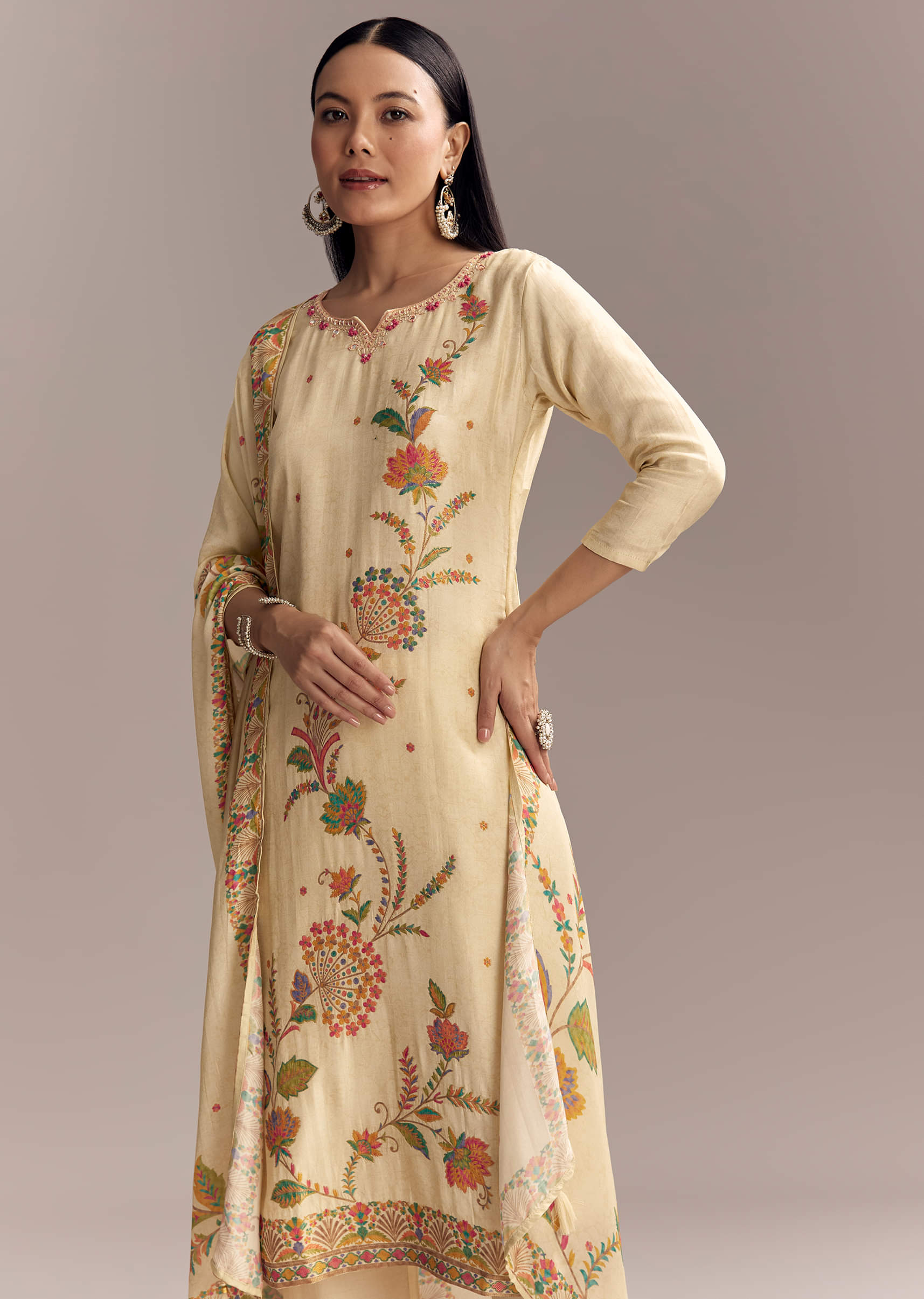 off-white-silk-kurta-set-with-floral-print-sg347779-4.jpg