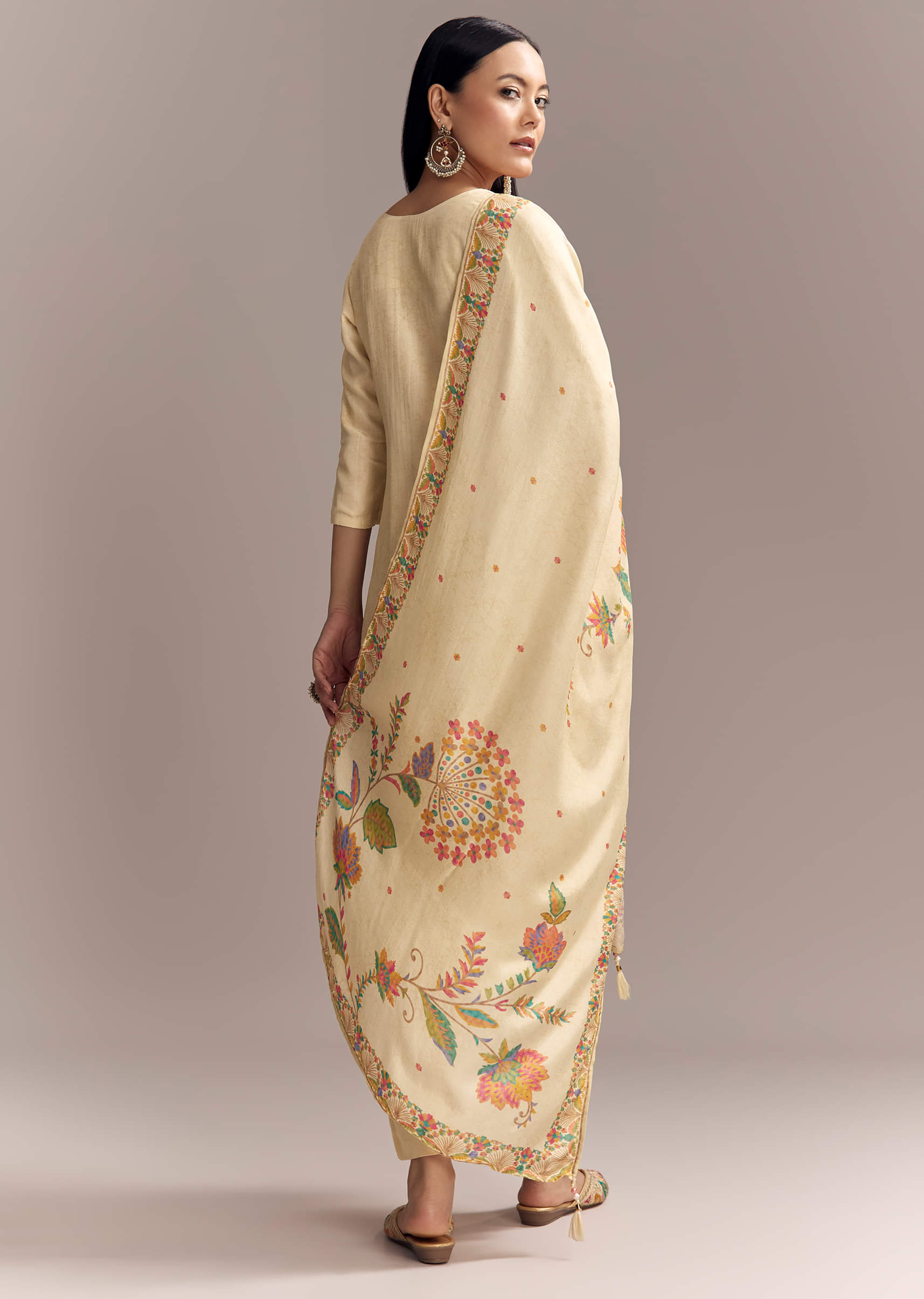 off-white-silk-kurta-set-with-floral-print-sg347779-5.jpg