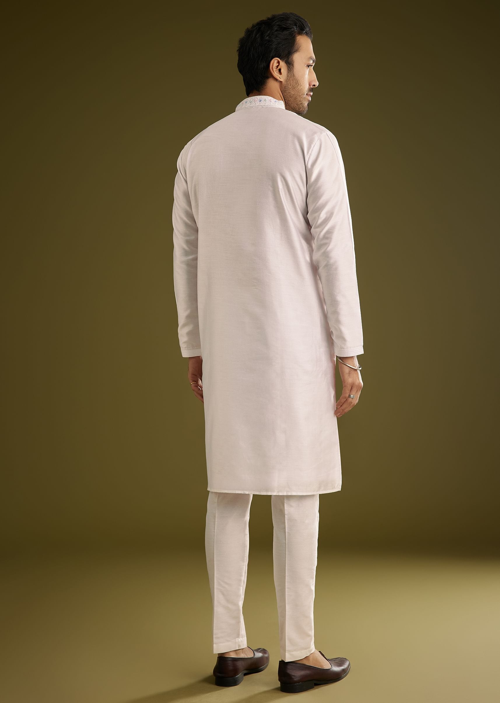off-white-silk-kurta-set-with-thread-and-mirror-work-sg262999-5_40b315fb-d363-47ef-81bd-119f3ca366b3.jpg