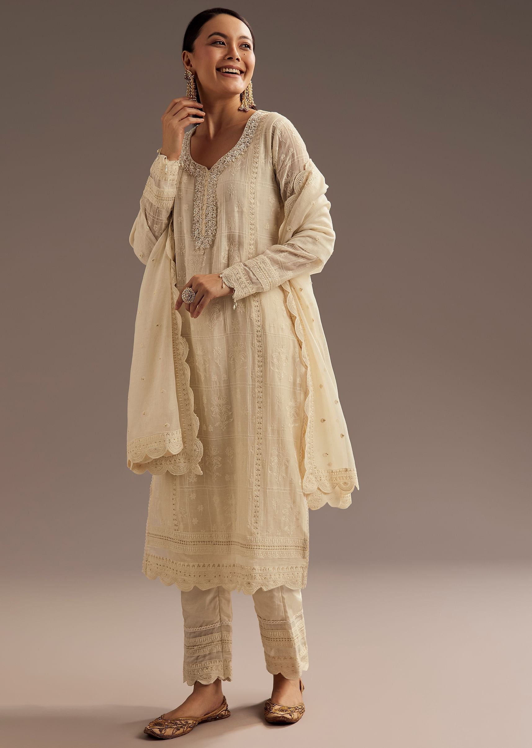 off-white-thread-motiwork-chanderi-kurta-dupatta-set-sg306263-2_470d1b05-5b2e-4d08-8fe1-4a1e353e6614.jpg