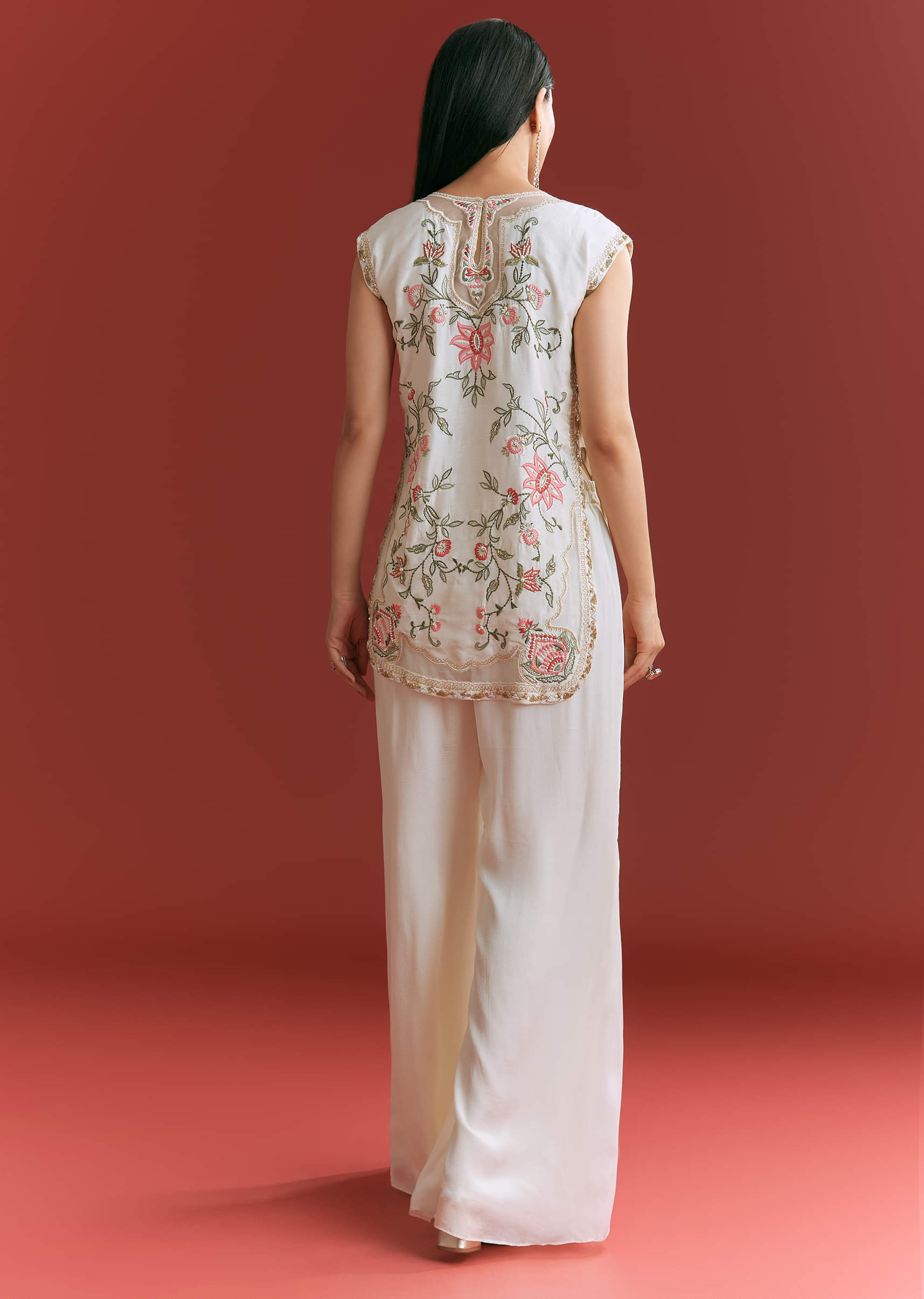 off-white-viscose-silk-short-kurta-set-with-resham-work-sg319363-5_6615d4c8-d441-4fec-8904-f1edcf4464d6.jpg