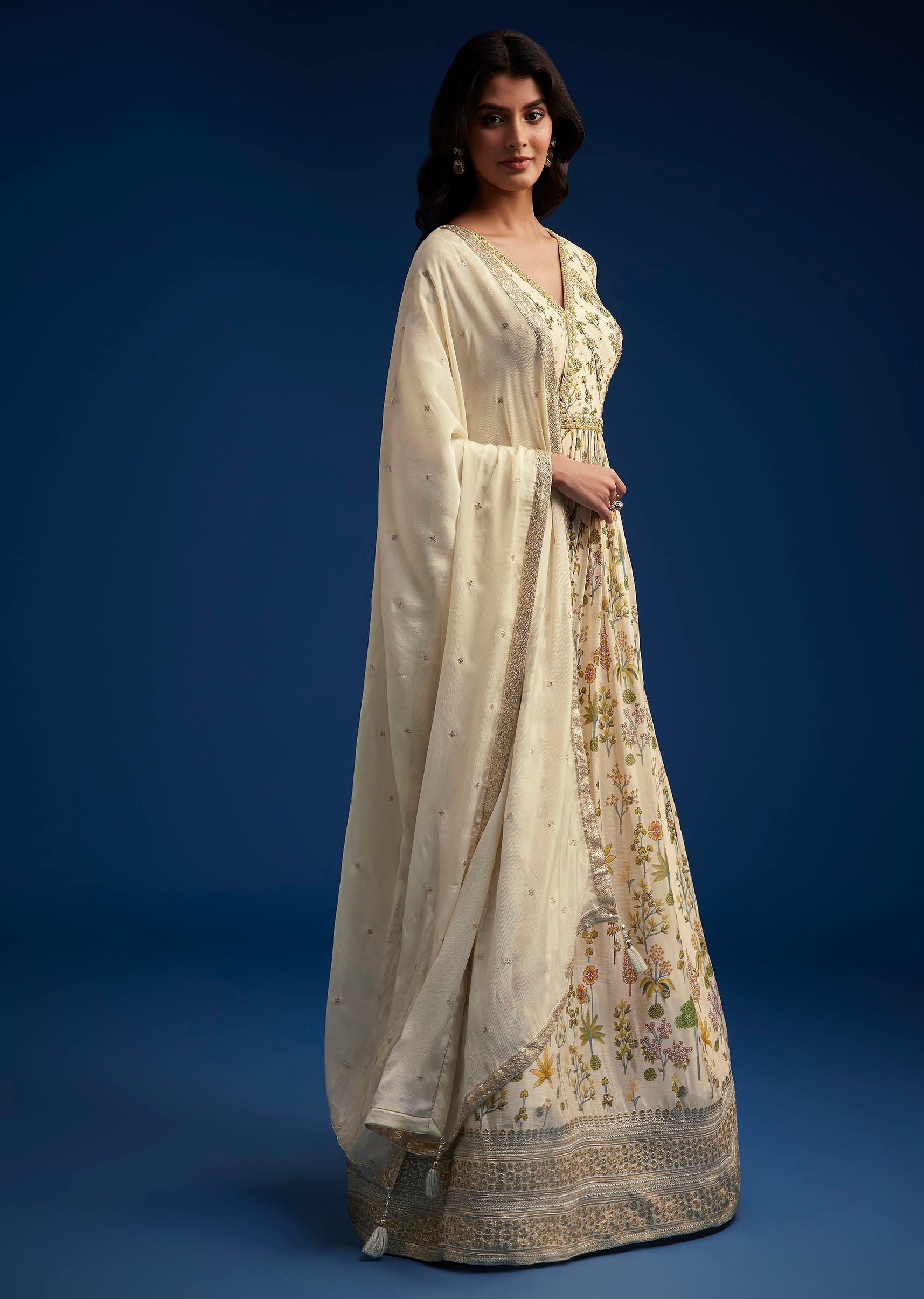 off_white_chinon_anarkali_with_dupatta-sg294770_10_d09221bb-9e5c-4c1f-8931-c0e3904f2bf6.jpg