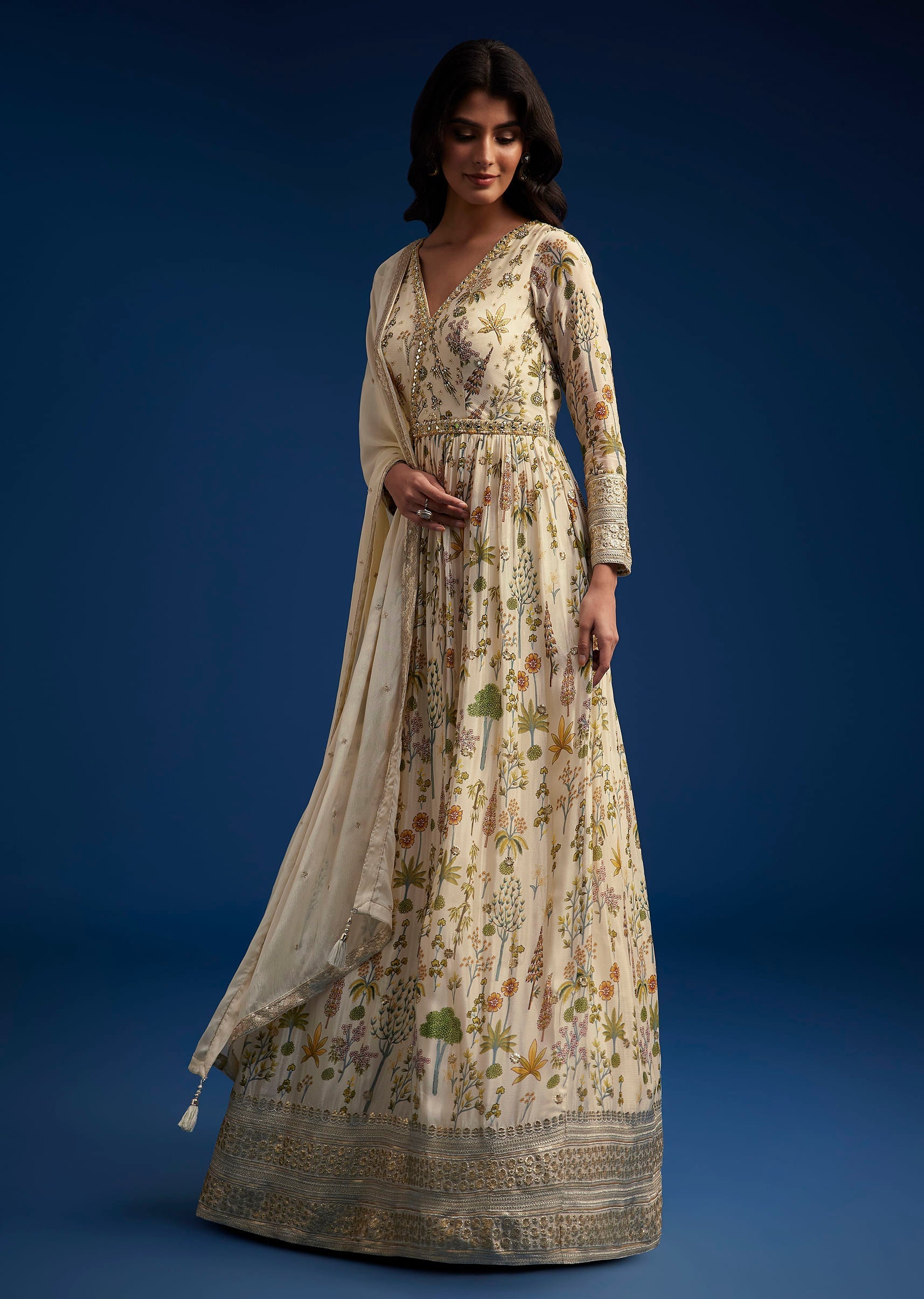 off_white_chinon_anarkali_with_dupatta-sg294770_8_21533ea2-ffa6-4e0d-900f-0e7a5d3ad799.jpg