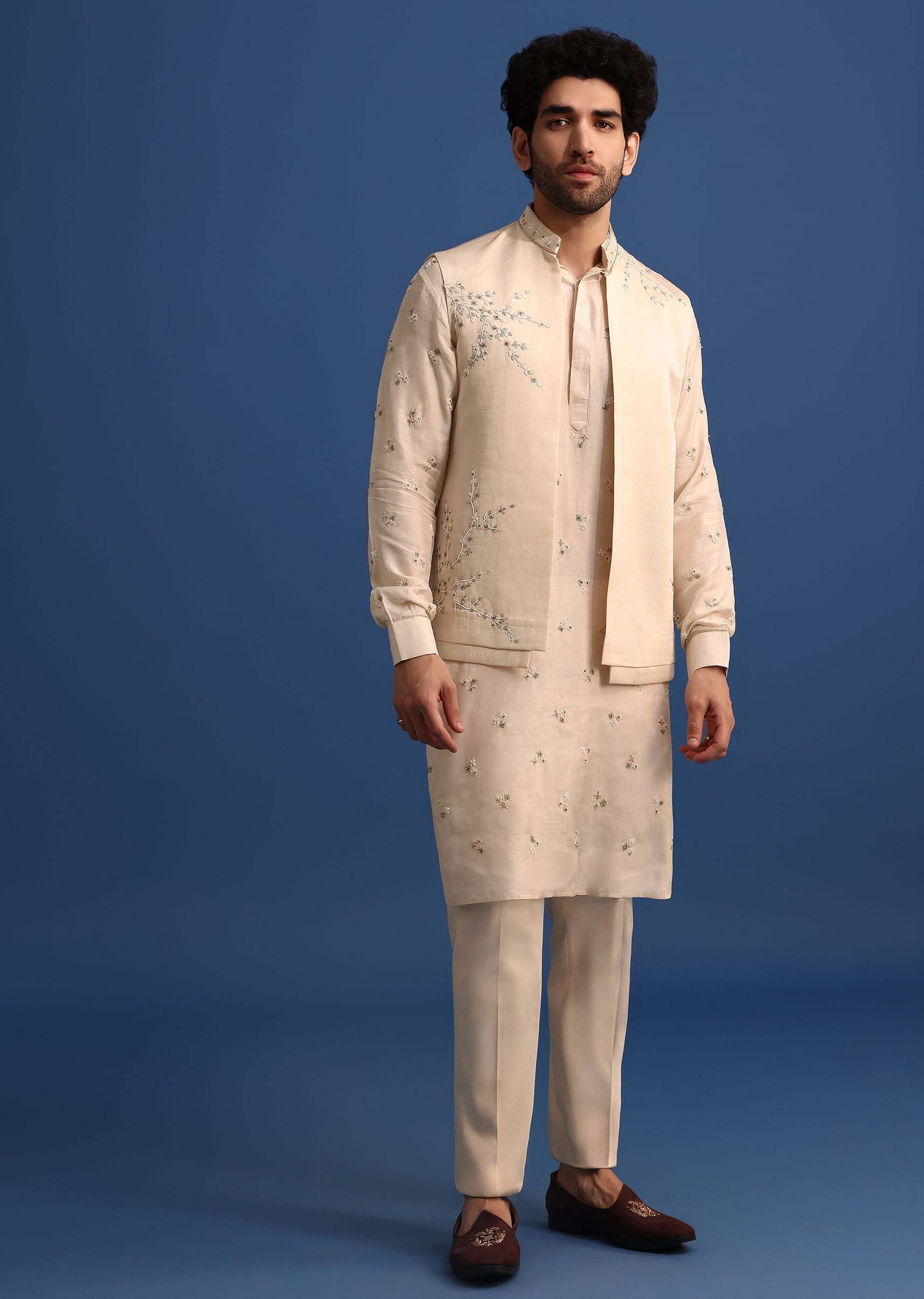 off_white_embroidered_linen_kurta_jacket_set-sg253760_8_39c6d570-5080-4b96-a946-65e1486ef926.jpg