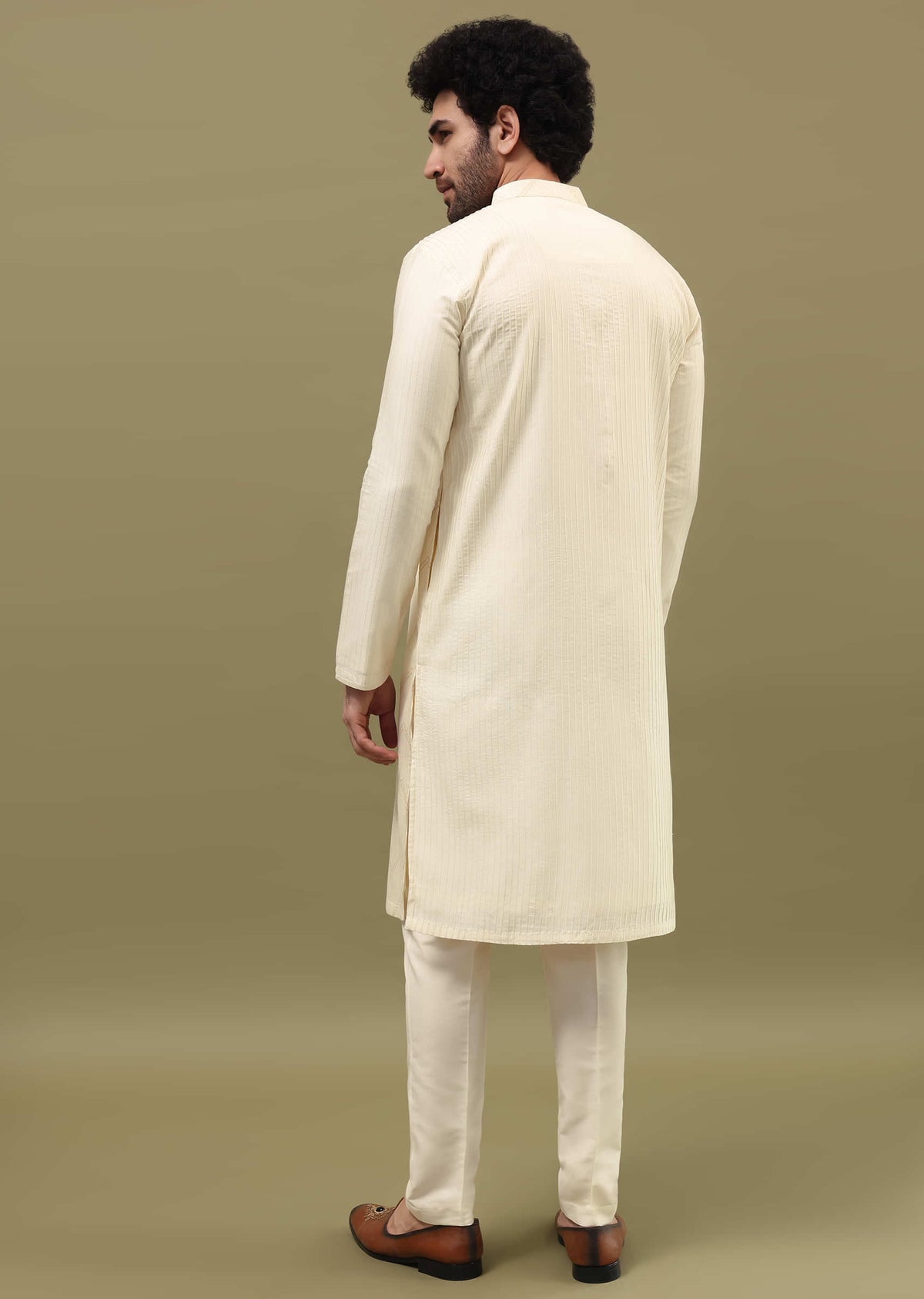 off_white_self_work_silk_kurta_set_for_men-sg215088_3_3f9ea91a-6d7b-4e03-8ac3-ca2c4fbe3b9d.jpg