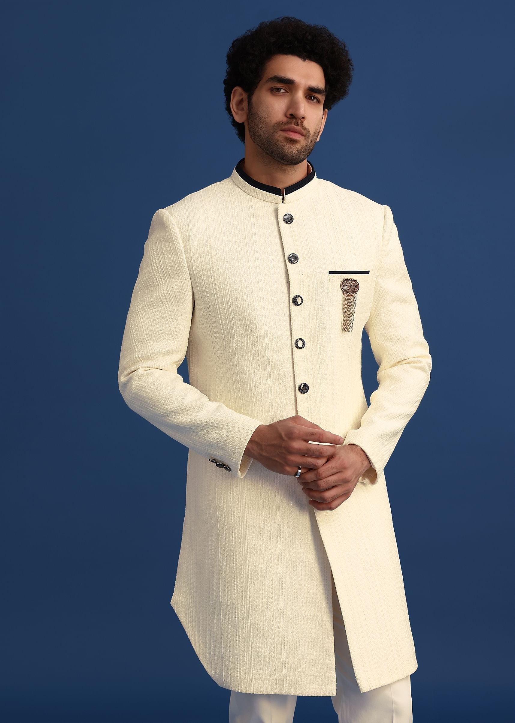 off_white_silk_blend_jodhpuri_set_with_textured_detail-sg258810_8_ffeeb1d2-108f-47b6-b2b1-692439fcddd3.jpg
