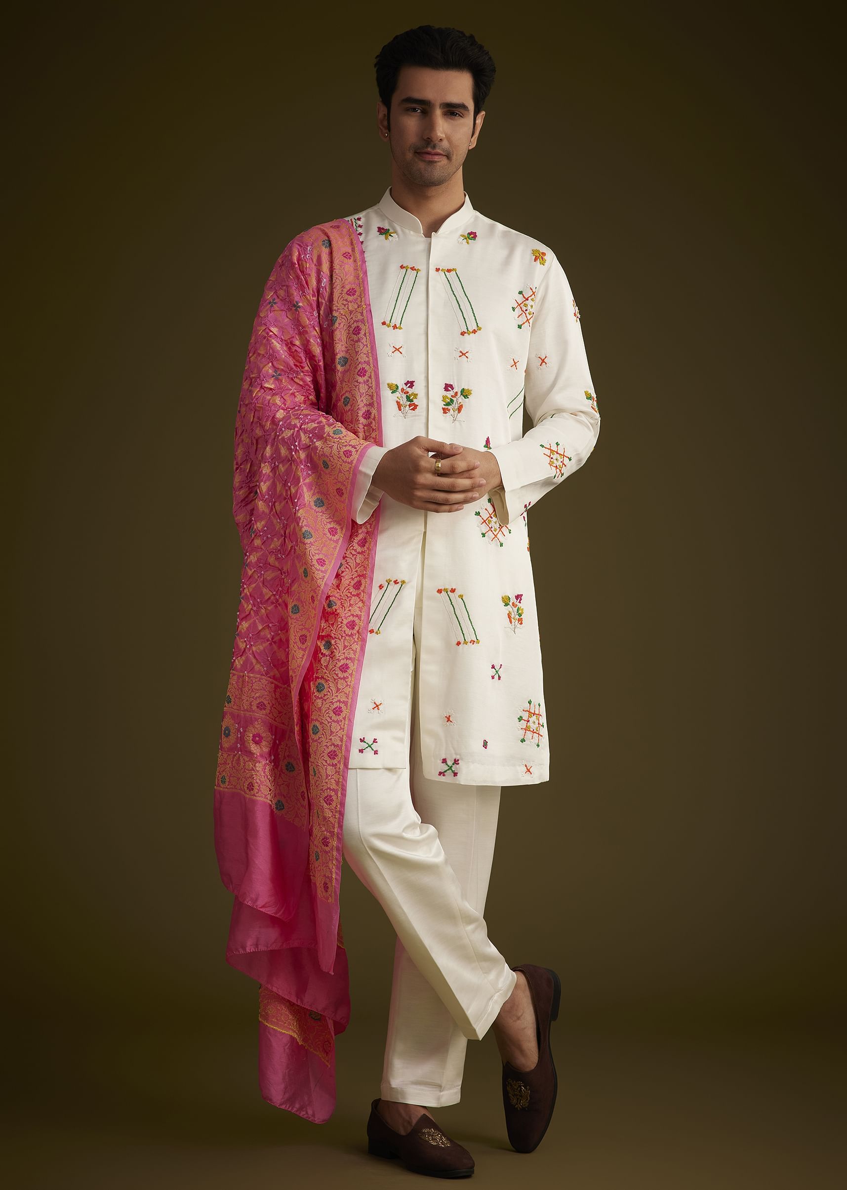 off_white_silk_thread_embroidered_kurta_set_with_bandhani_du-sg246400_7_f9d1371f-aa04-4360-9a2f-5524dacd467d.jpg