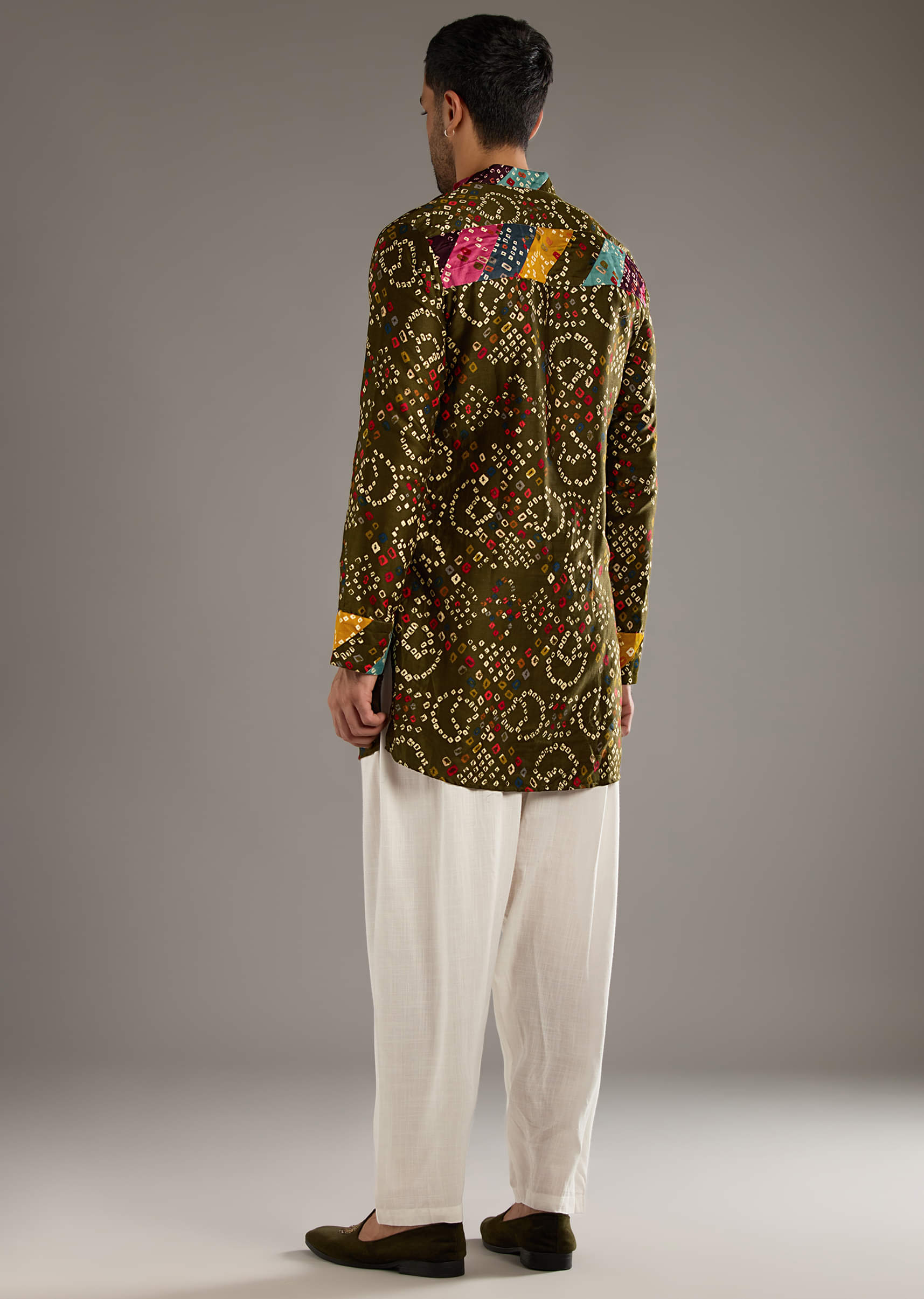 olive-cotton-silk-kurta-set-for-men-with-hand-dyed-bandhani-print-sg359284-5.jpg