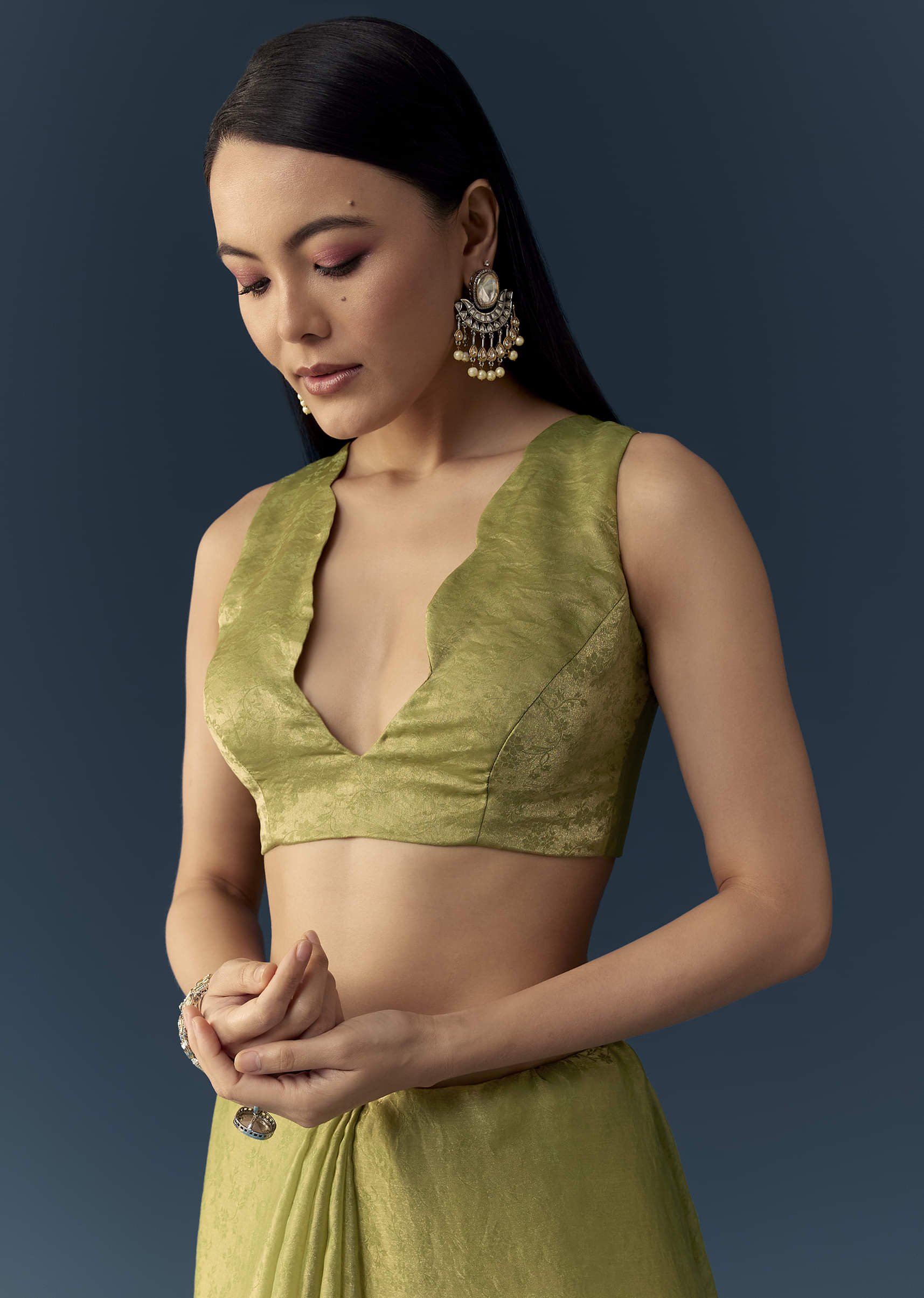 olive-green-jacquard-printed-tissue-saree-with-unstitched-blouse-sg352504-7.jpg
