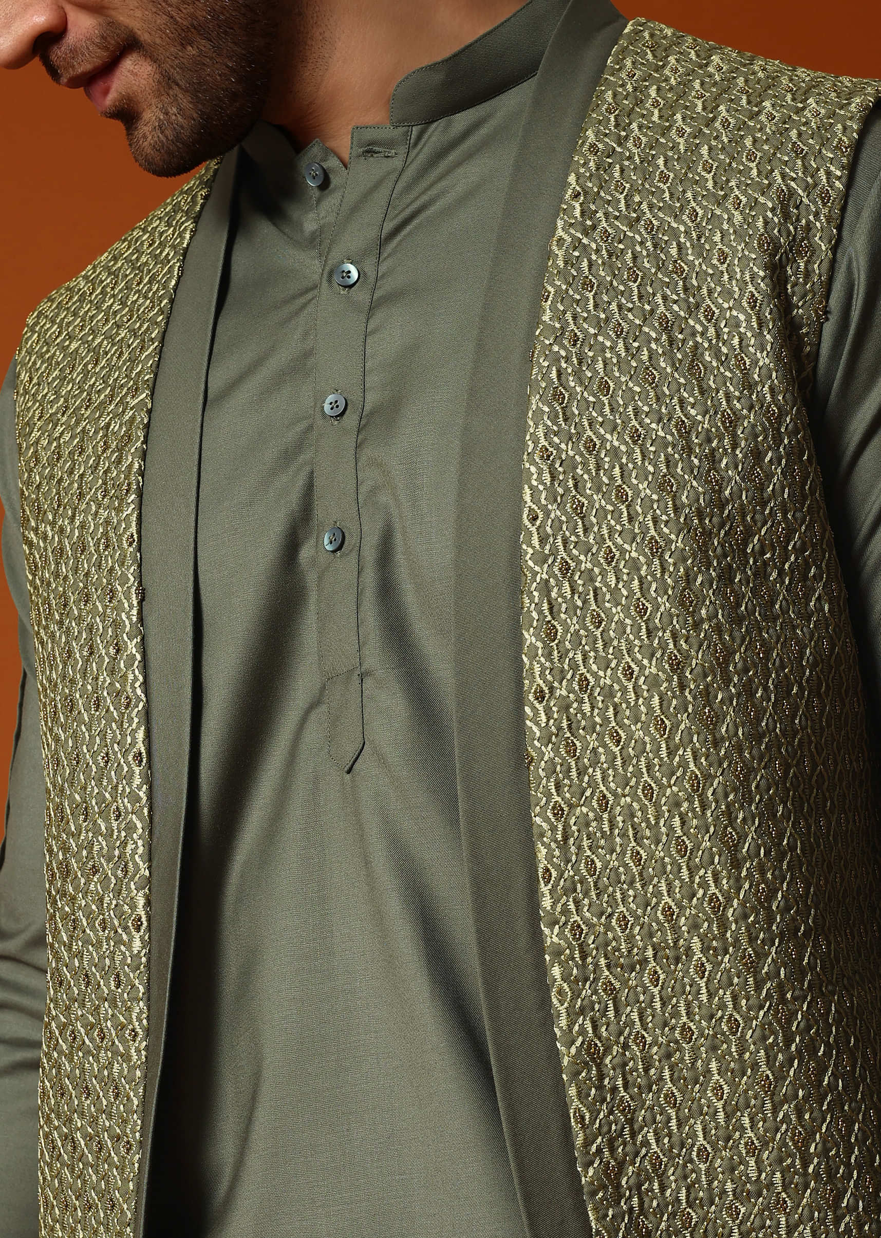 olive_green_embroidered_kurta_jacket_set_for_men-sg228678_7_33a6f239-a6b0-47e5-a812-e5e8dec357a6.jpg