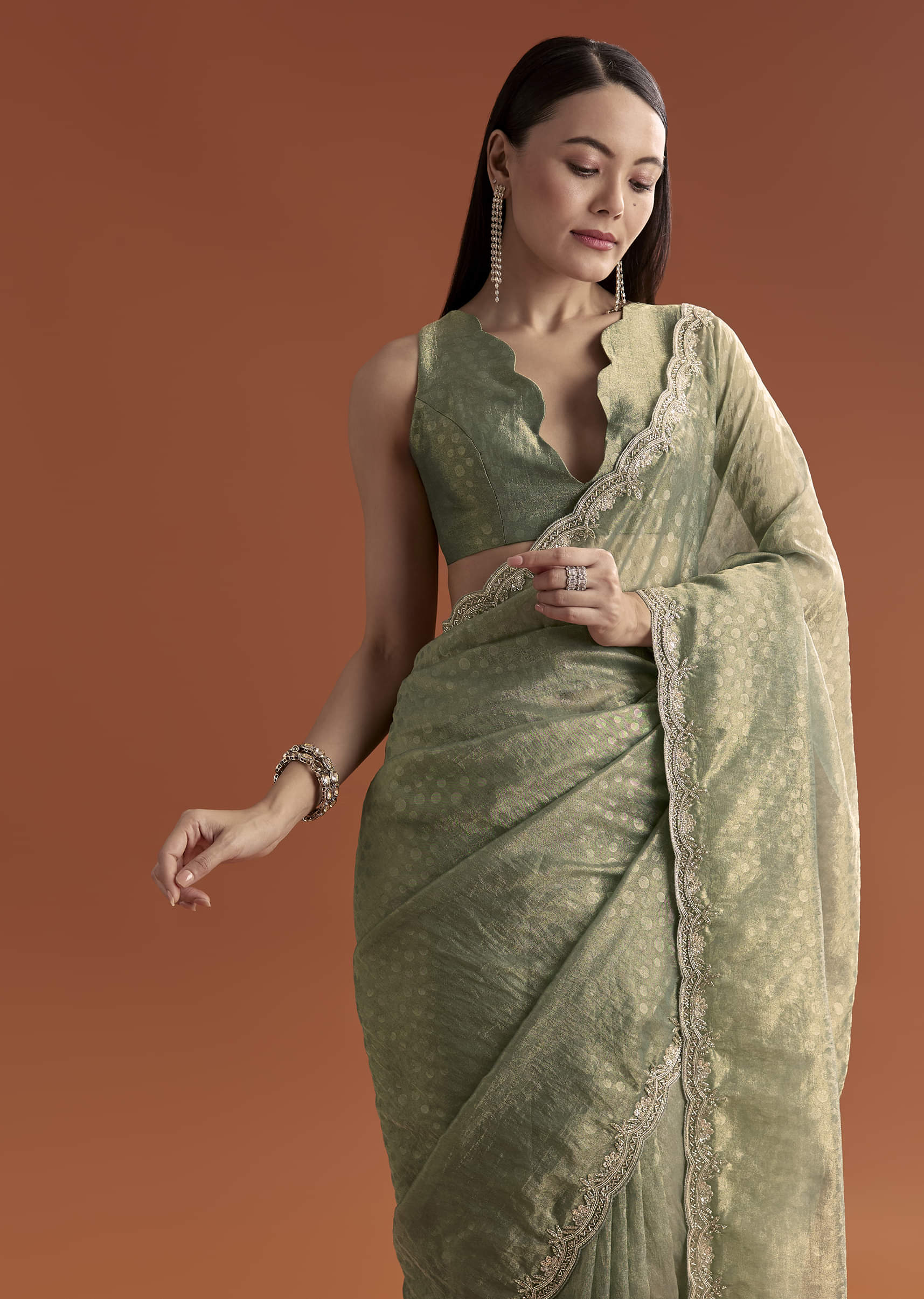 olive_green_jacquard_saree_with_stone_and_sequin-sg317869-9_5.jpg