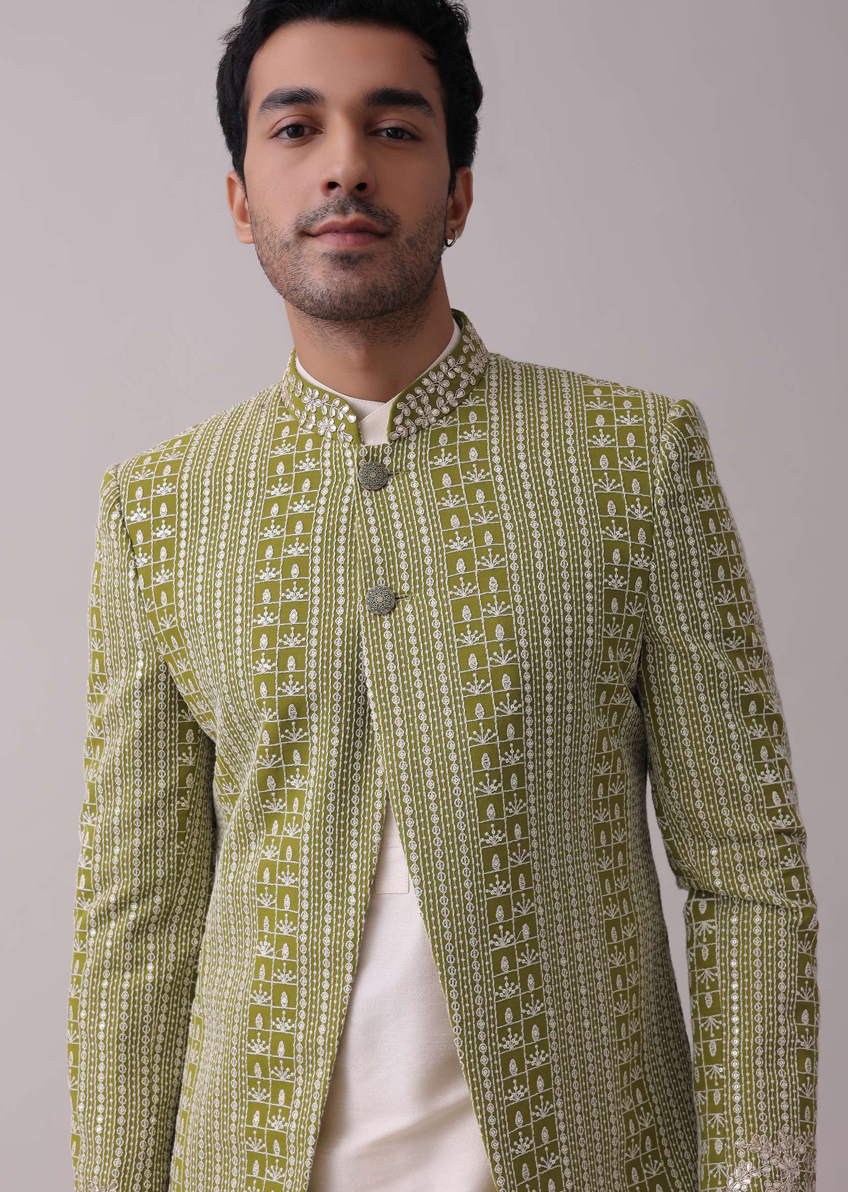 olive_green_sherwani_set_in_silk_with_lucknowi-sg132643_8_57e1d61b-c46d-450a-be86-570a378d195d.jpg