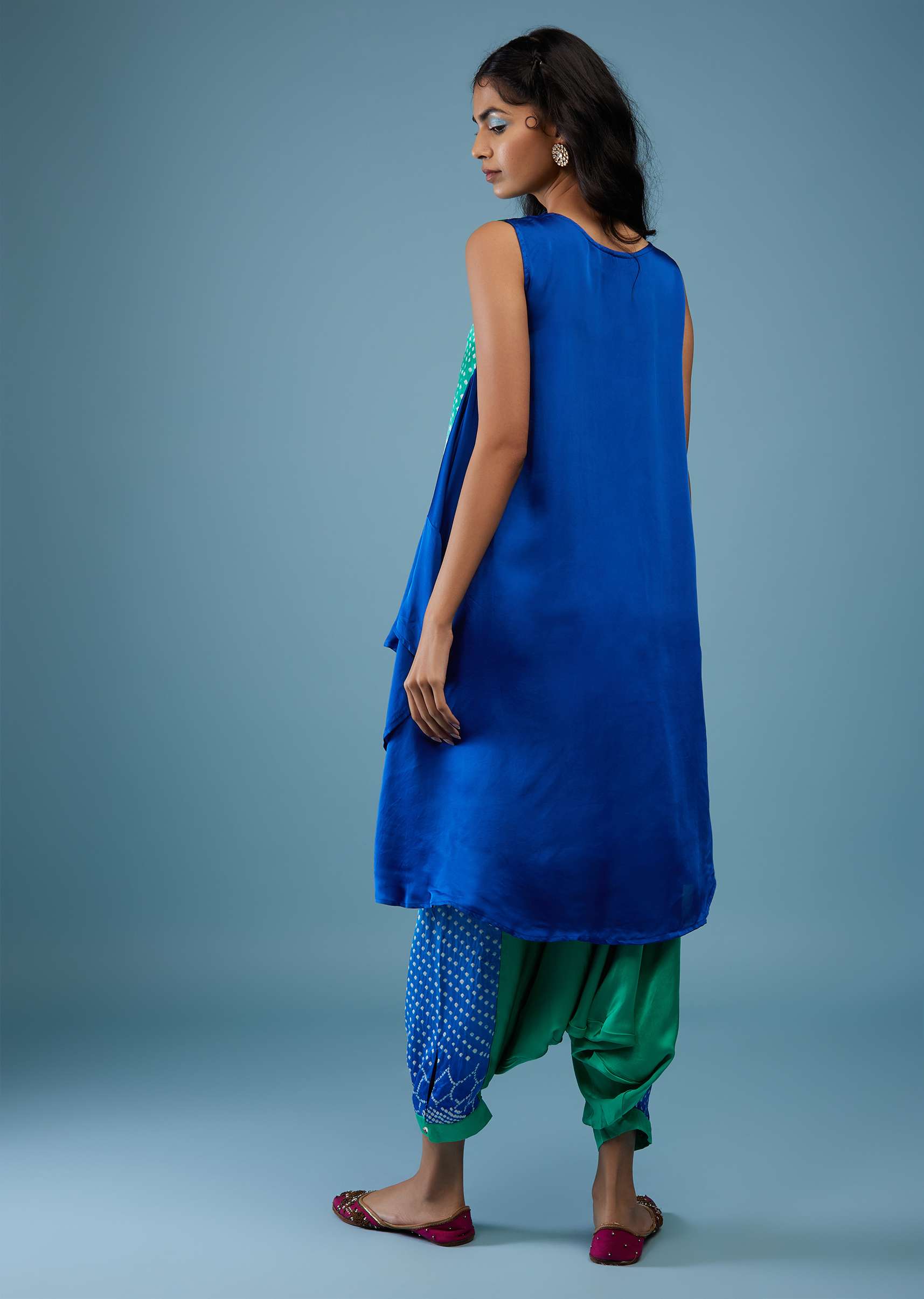 ombre_shaded_princess_blue_and_peacock_green_wit_cowl_dhoti_-sg127472_13_a593bbef-1bfd-4e91-9934-eaf724f68cbf.jpg