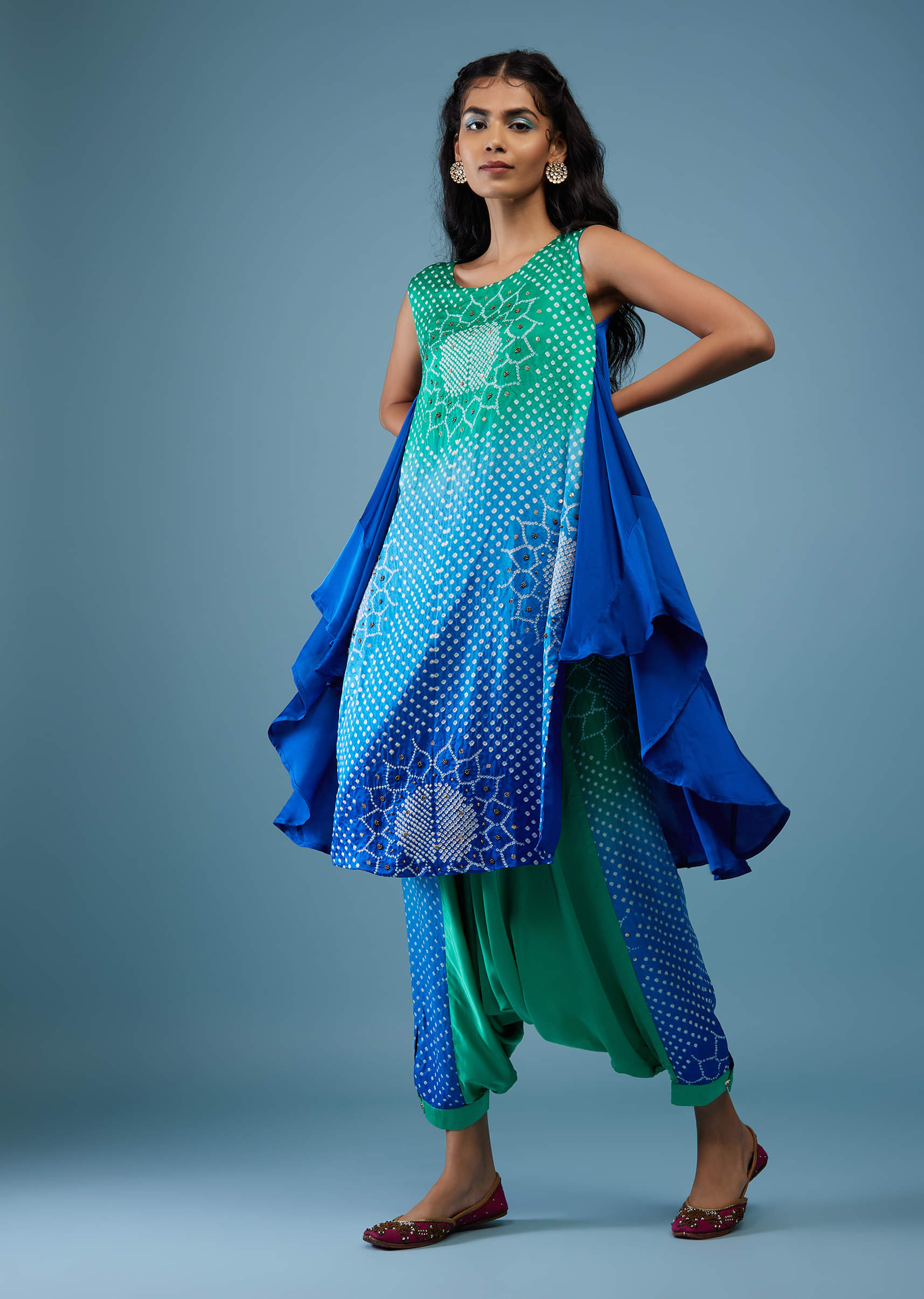 ombre_shaded_princess_blue_and_peacock_green_wit_cowl_dhoti_-sg127472_14_806e5486-c208-4272-b562-403b964811fb.jpg
