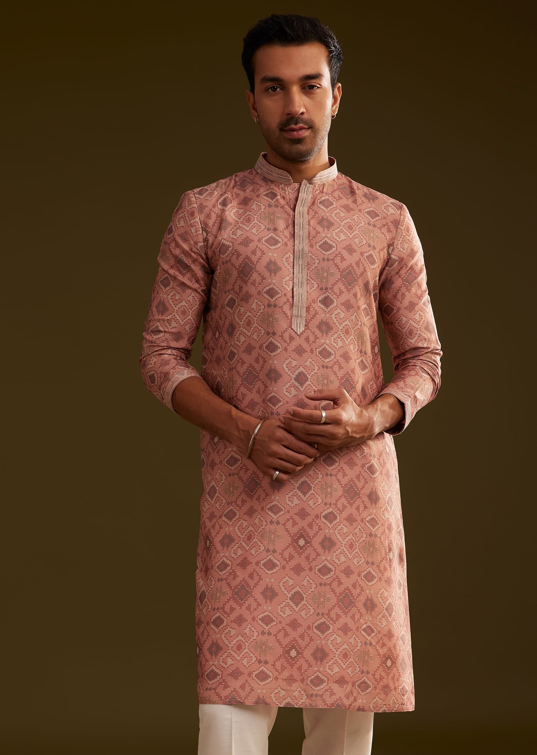 onion-pink-kurta-set-with-geometric-print-sg303606-4_722ba62d-bd94-4ee7-aa5a-e4f13cfc4db9.jpg