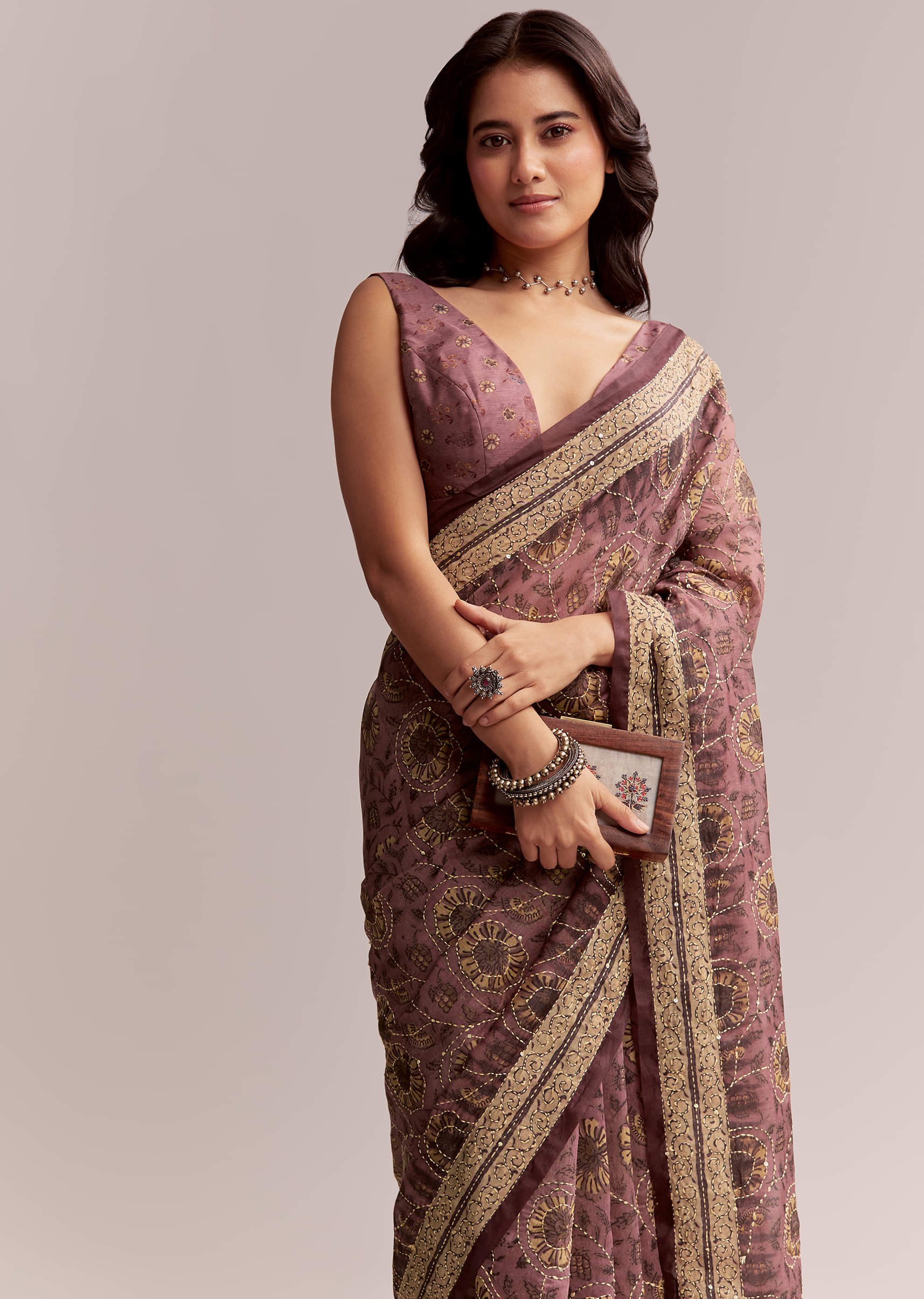 onion-pink-linen-printed-saree-with-traditional-ajrakh-print-sg312207-5.jpg