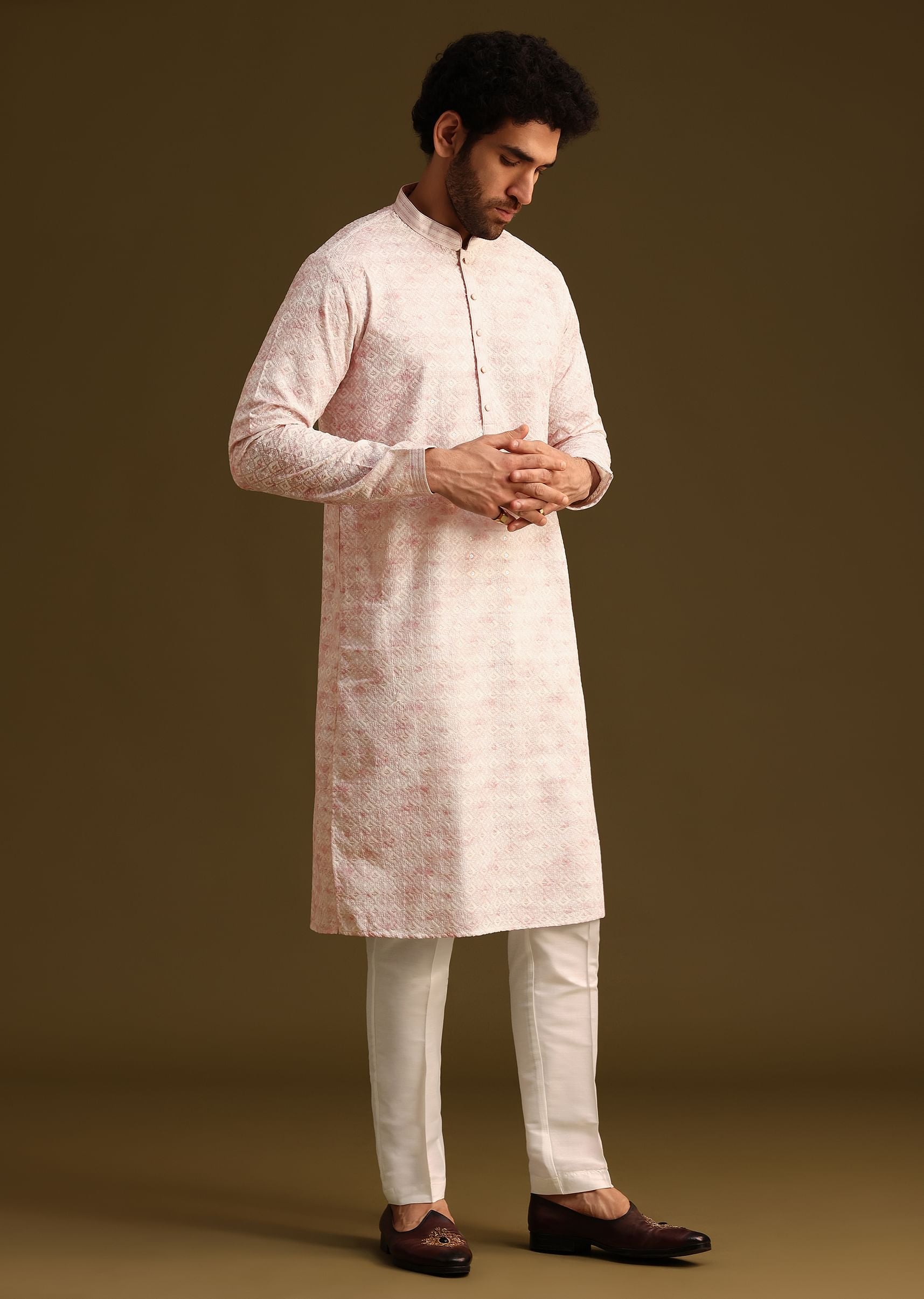 onion_silk_schiffli_work_kurta_and_pant-sg244881_6_e2280375-4446-4fea-88bb-9dc3b64048f9.jpg