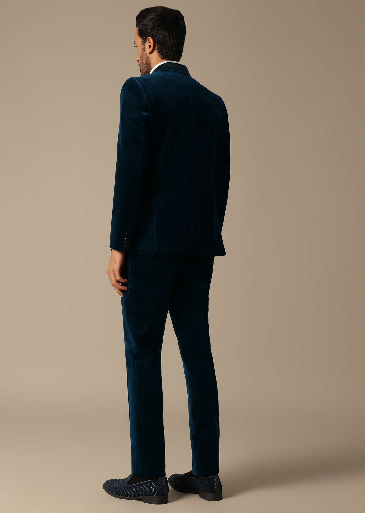 opulent_blue_velvet_tuxedo-sg203170_2_a793fa91-18af-431c-96fb-73a4afdb8311.jpg