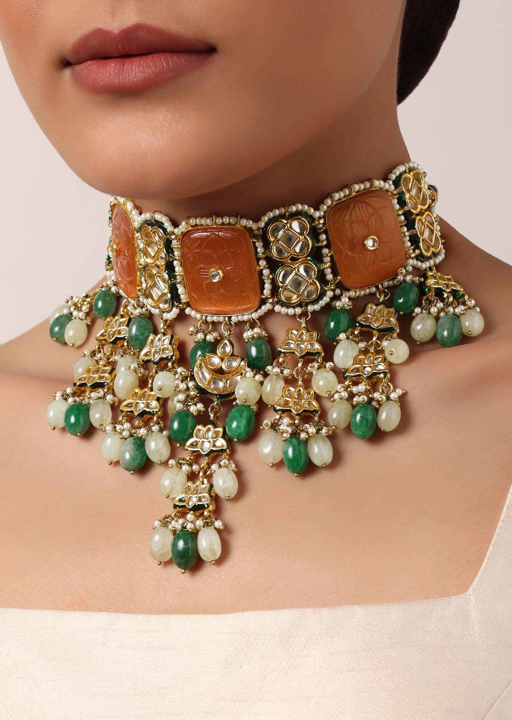 orange_geometric_kundan_choker_set_with_green_bead-sg196477_10_da908196-1e45-4f65-8979-ac8c7fd8977d.jpg