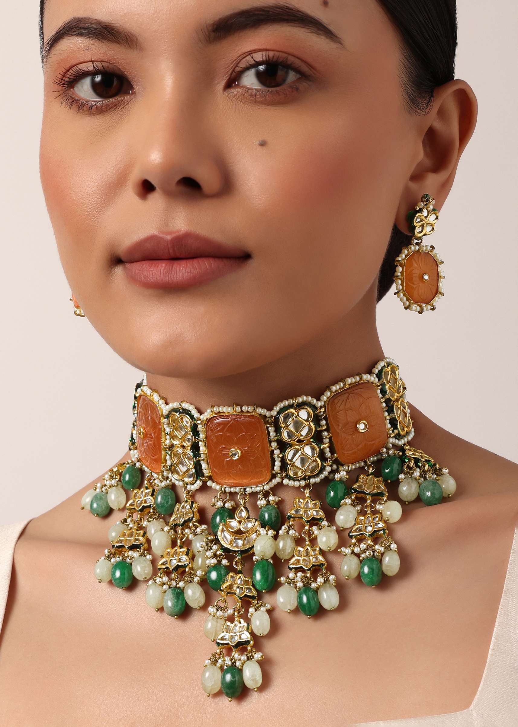 orange_geometric_kundan_choker_set_with_green_bead-sg196477_11_65e5c278-481a-4360-81bd-5c41e1f9e006.jpg